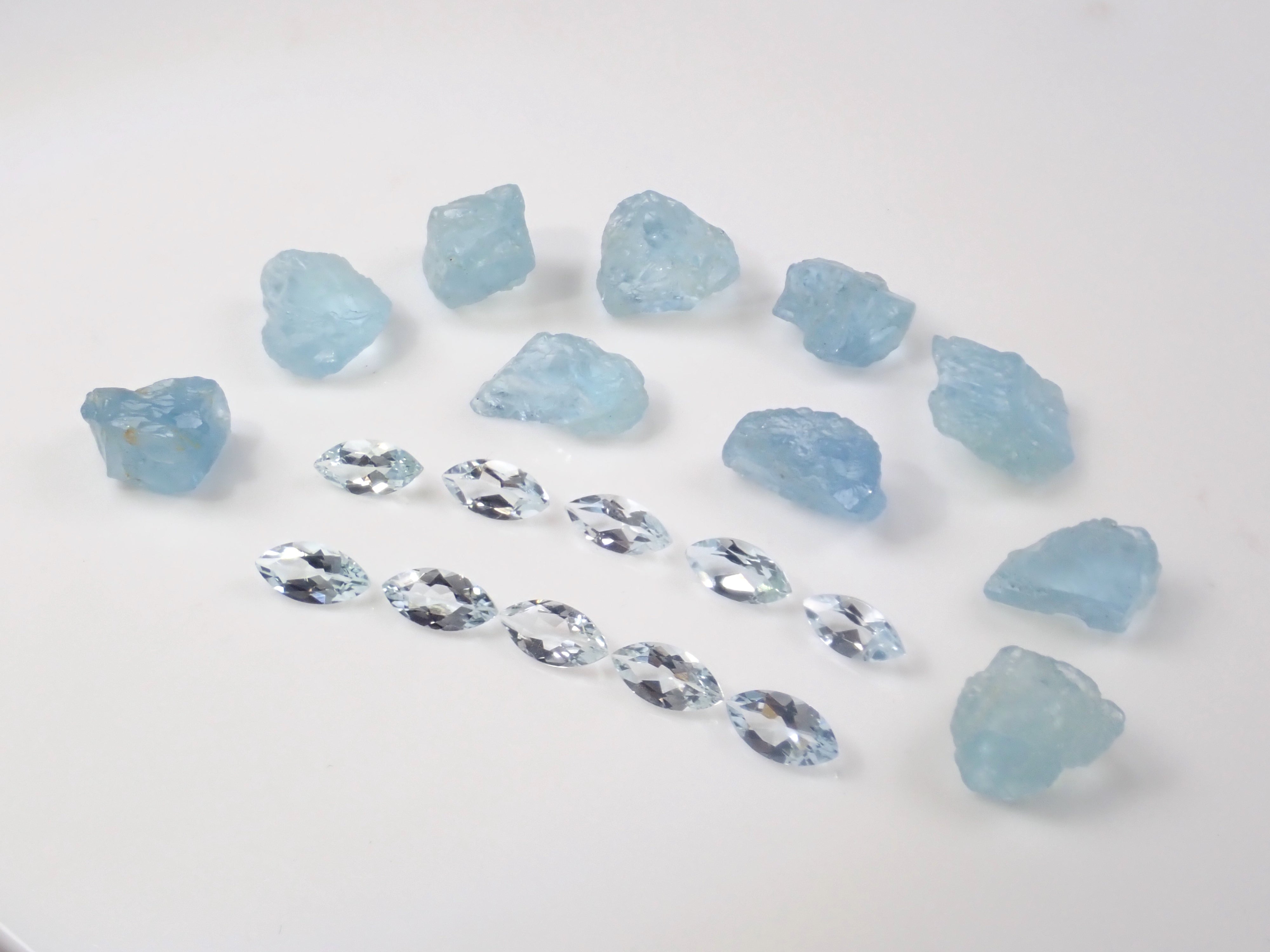 ナイジェリア産アクアマリン原石・ルース2石セット（3月誕生石）《複数