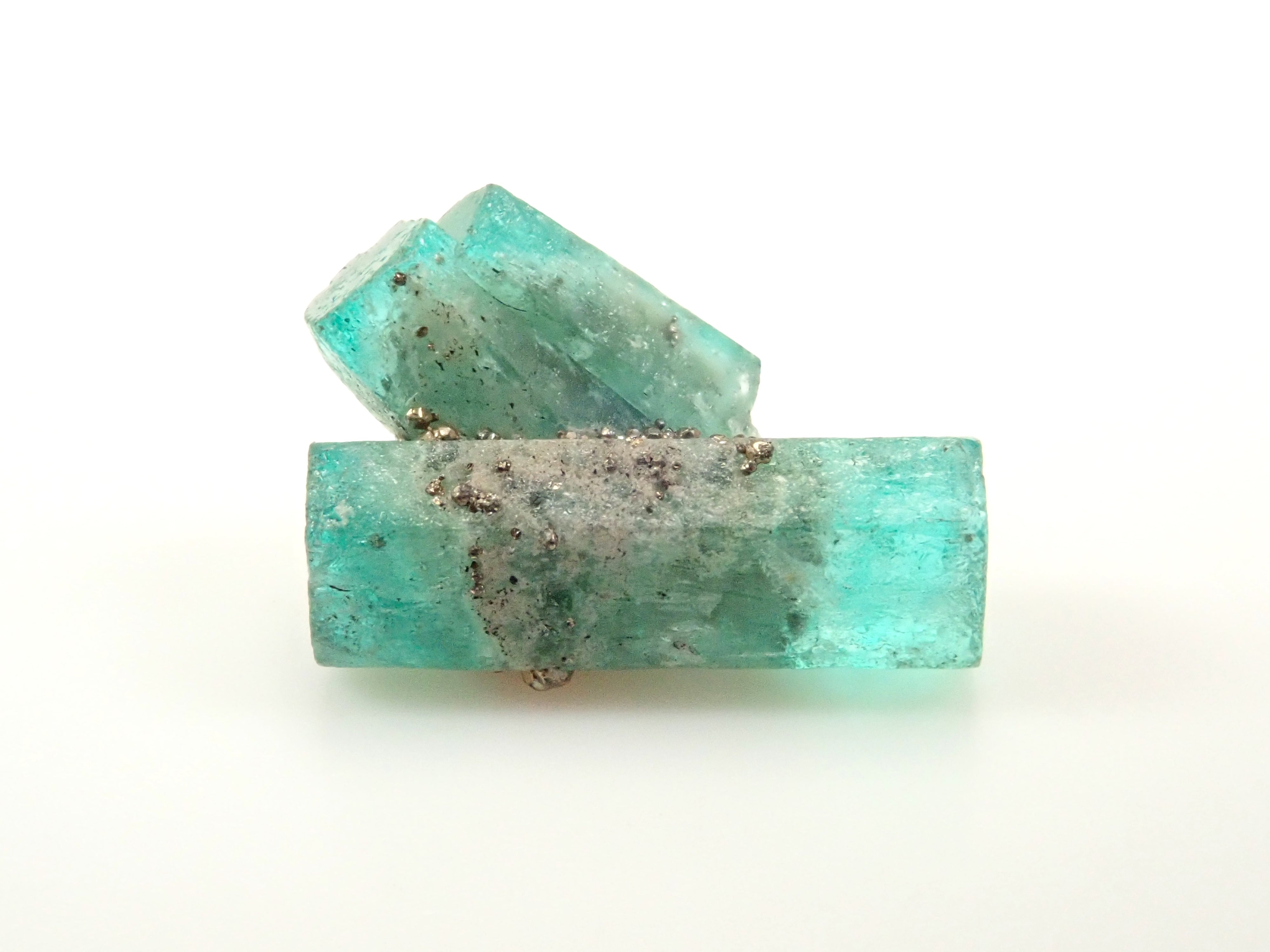 コロンビア産パイライト付きエメラルド 2.380ct原石