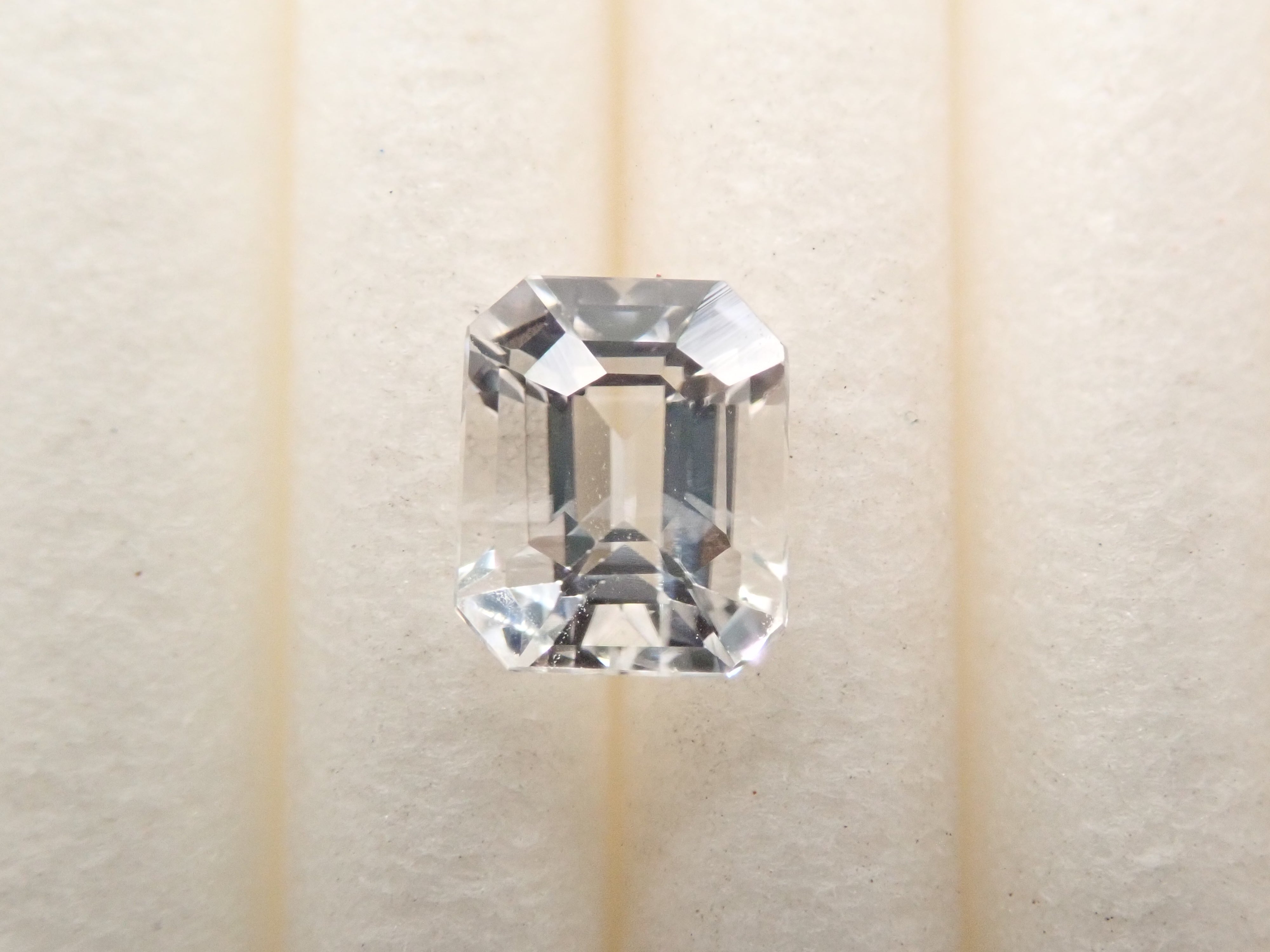 ロシア産フェナカイト 0.433ctルース