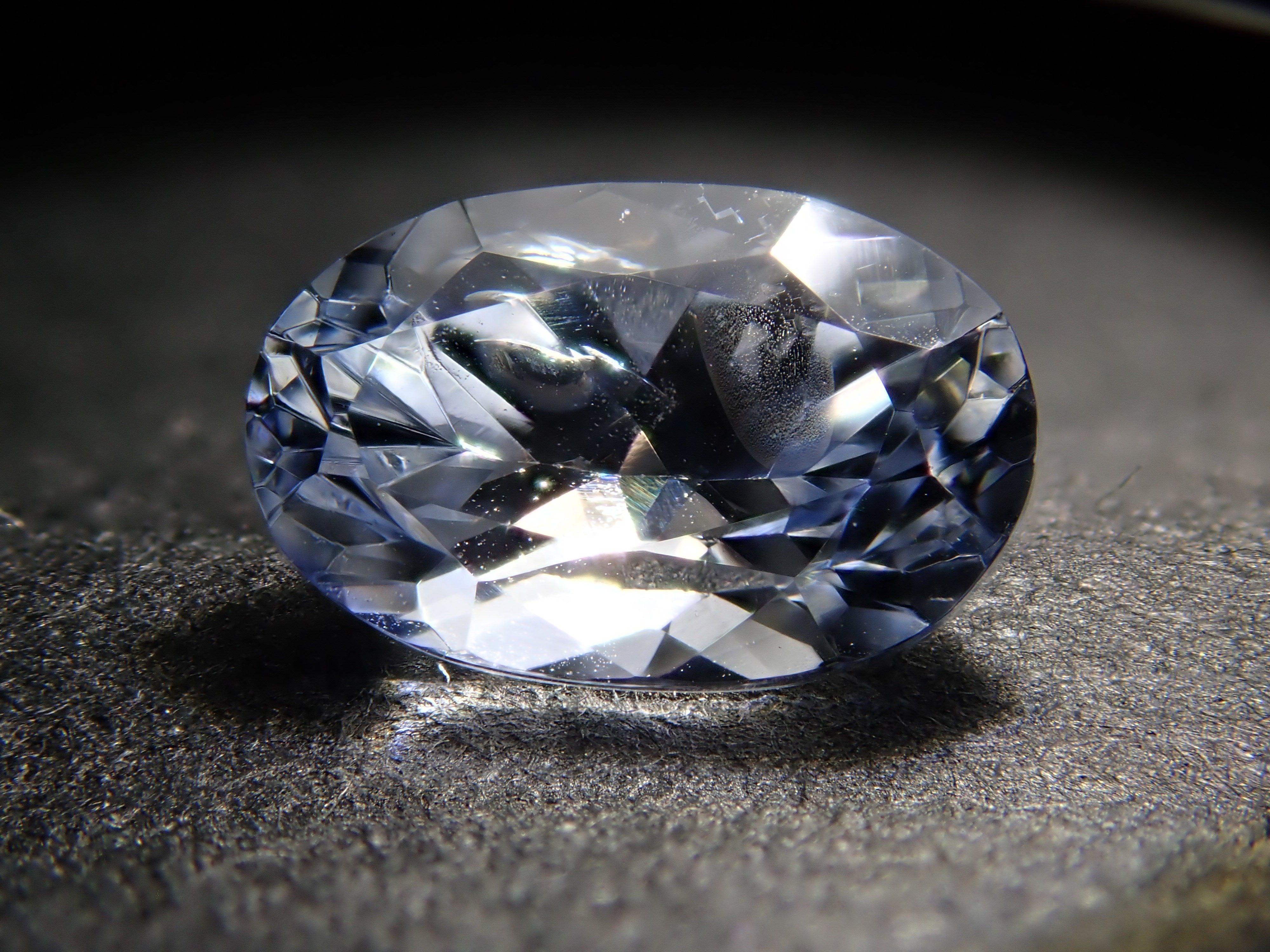 ブルーサファイア（アイスブルー） 0.584ctルース