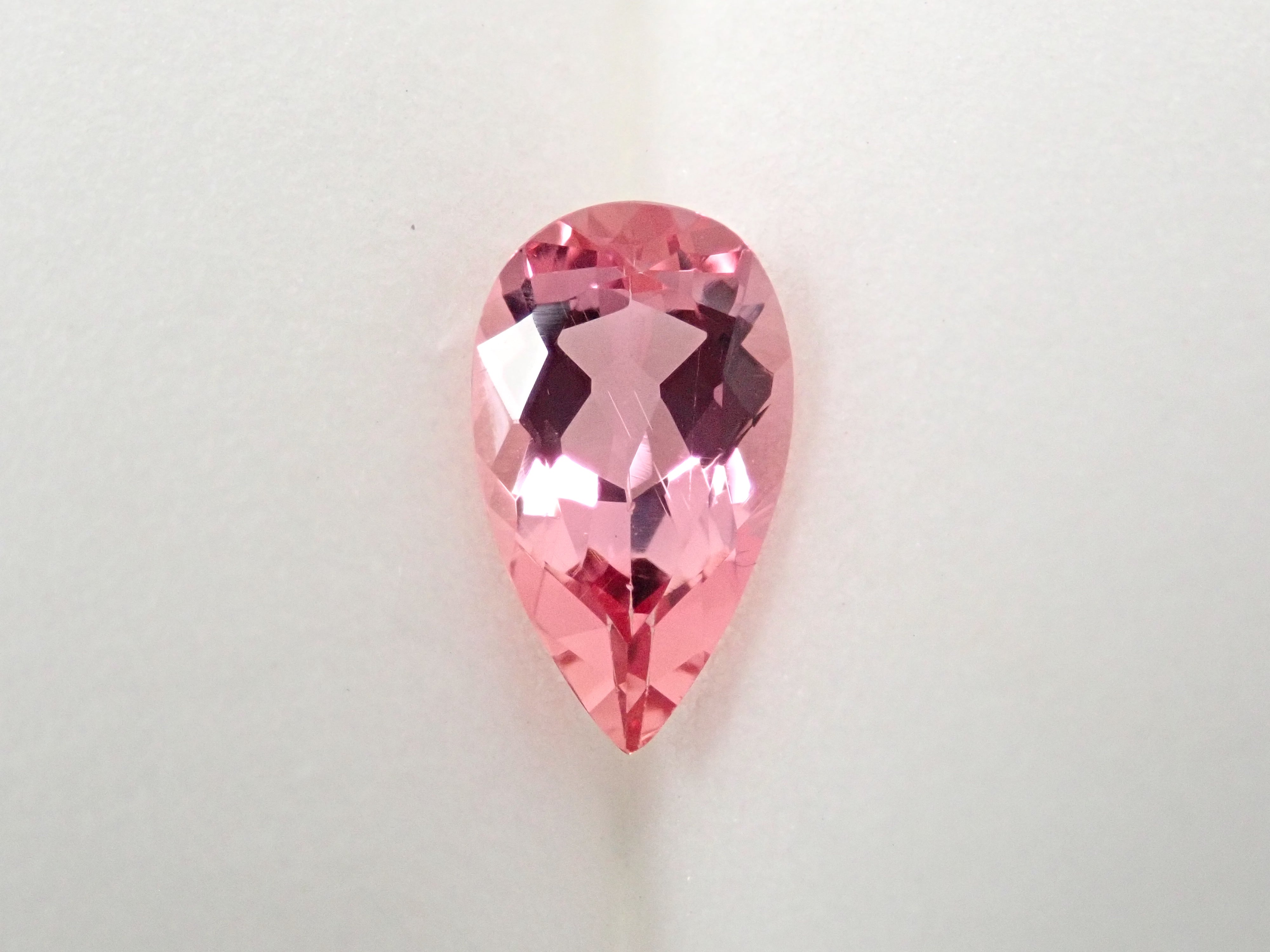 ブラジル産非加熱ピンクインペリアルトパーズ（シェリーピンク） 0.931