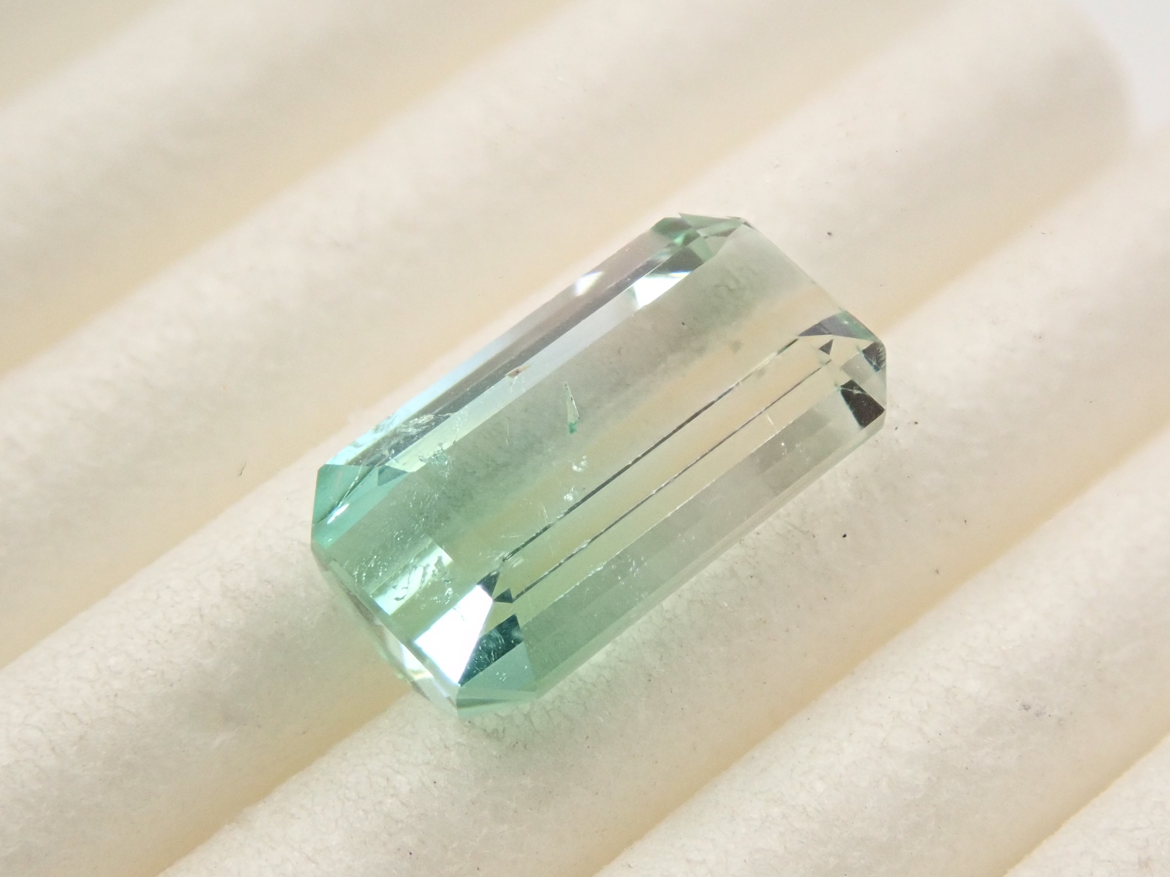 アフガニスタン産バイカラートルマリン 1.653ctルース