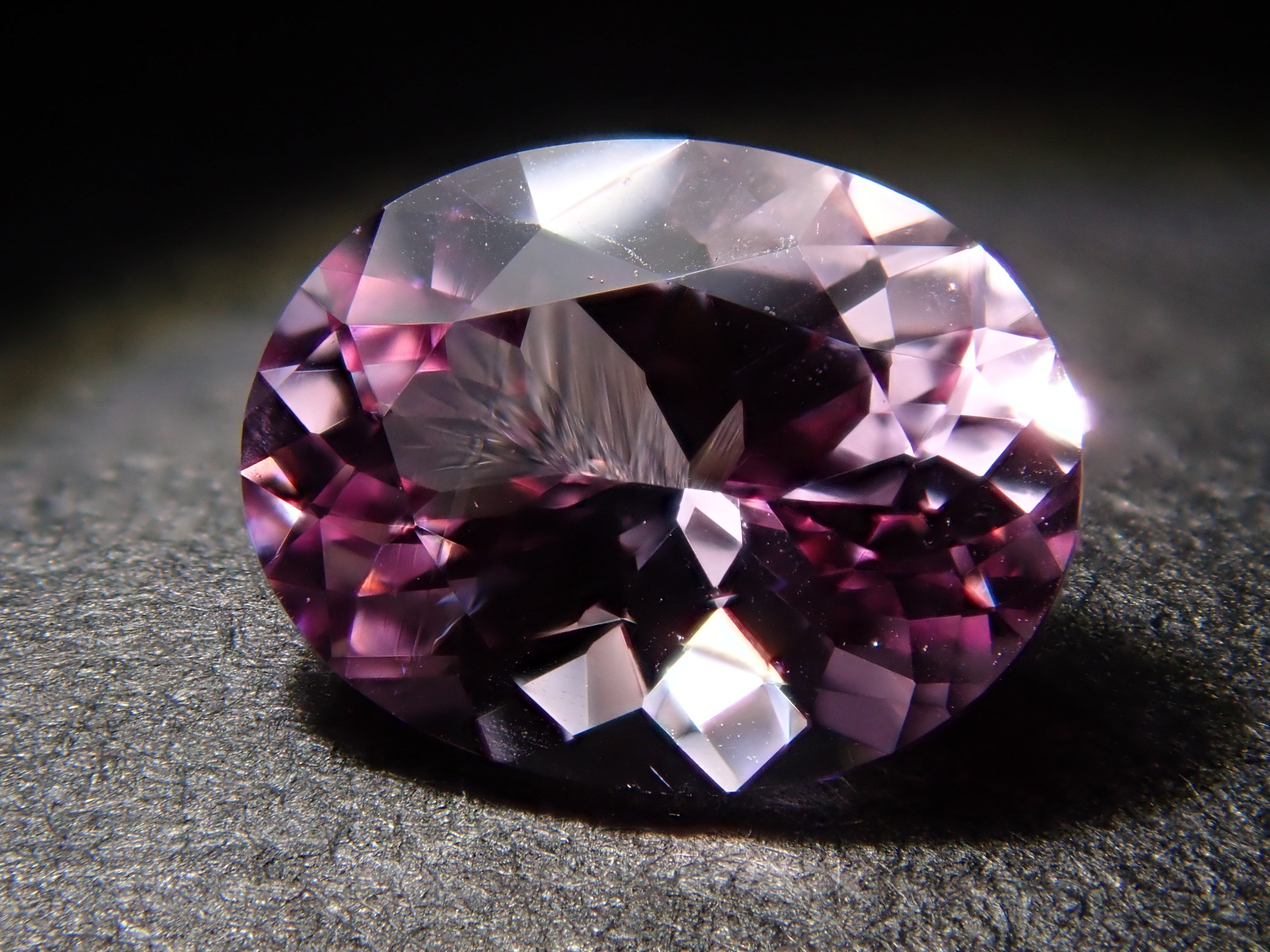 ブラジル産ピンクインペリアルトパーズ 0.563ctルース