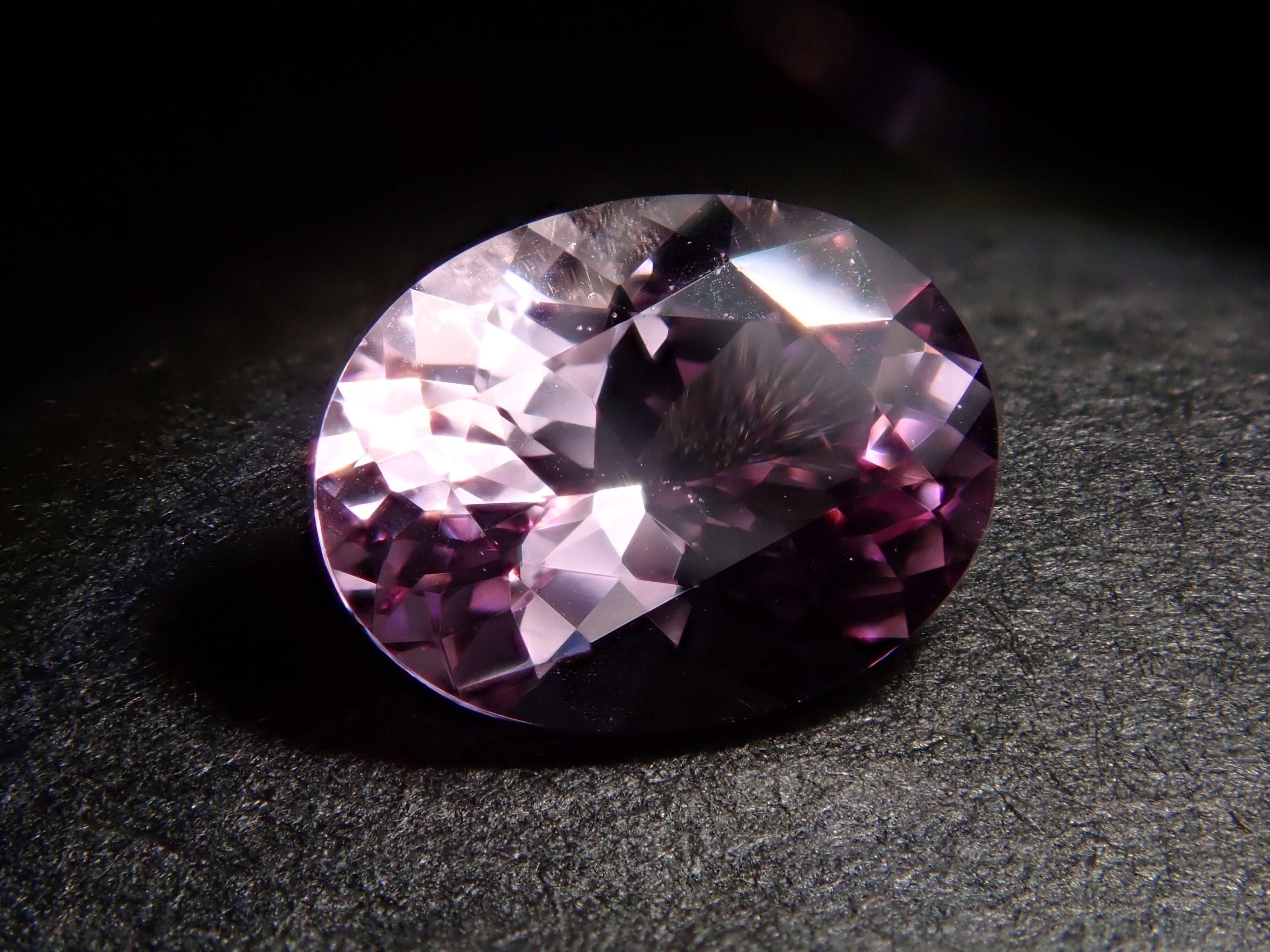 ブラジル産ピンクインペリアルトパーズ 0.563ctルース