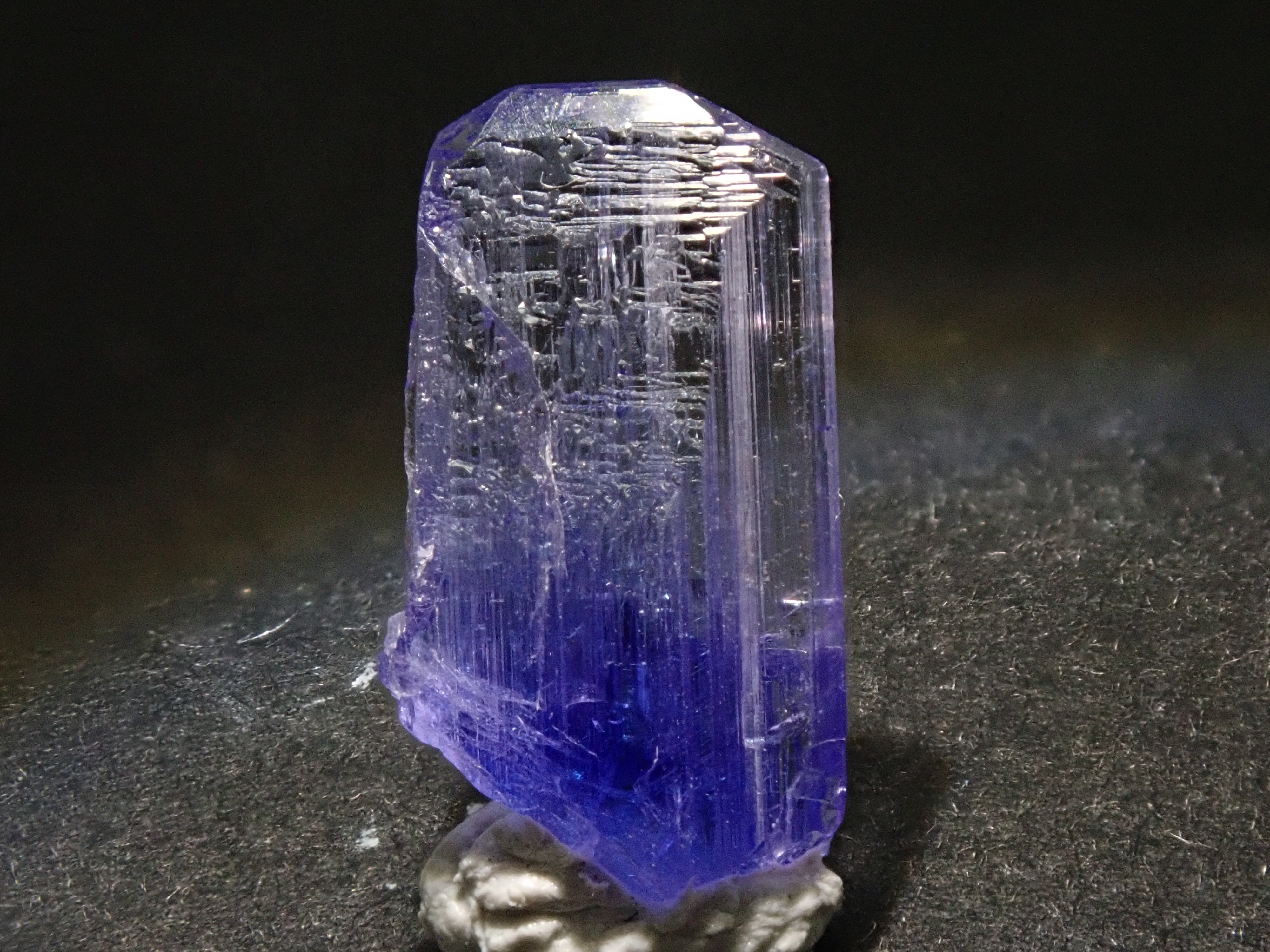 バイカラータンザナイト 3.018ct原石