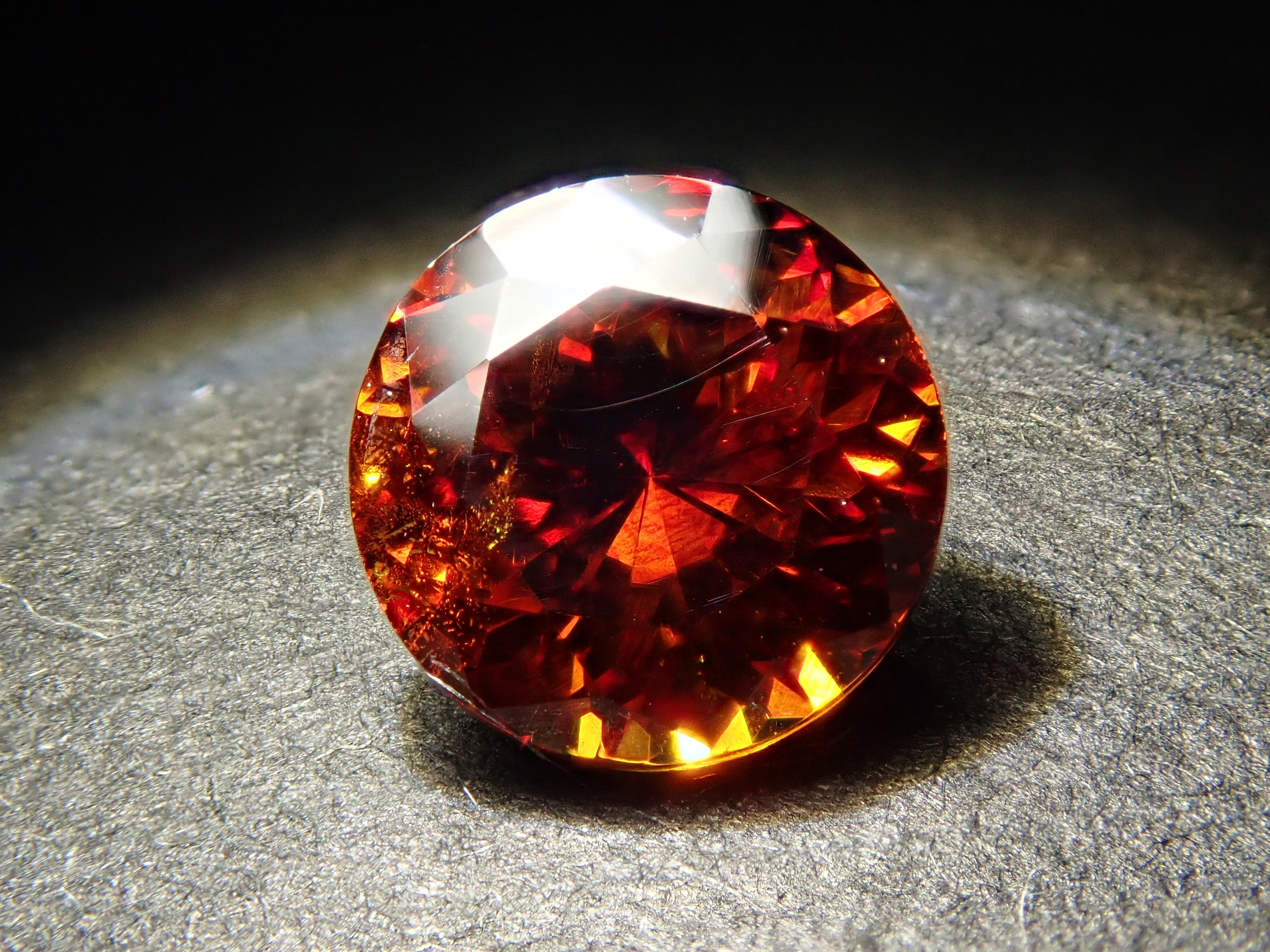 スペイン産スファレライト 0.956ctルース