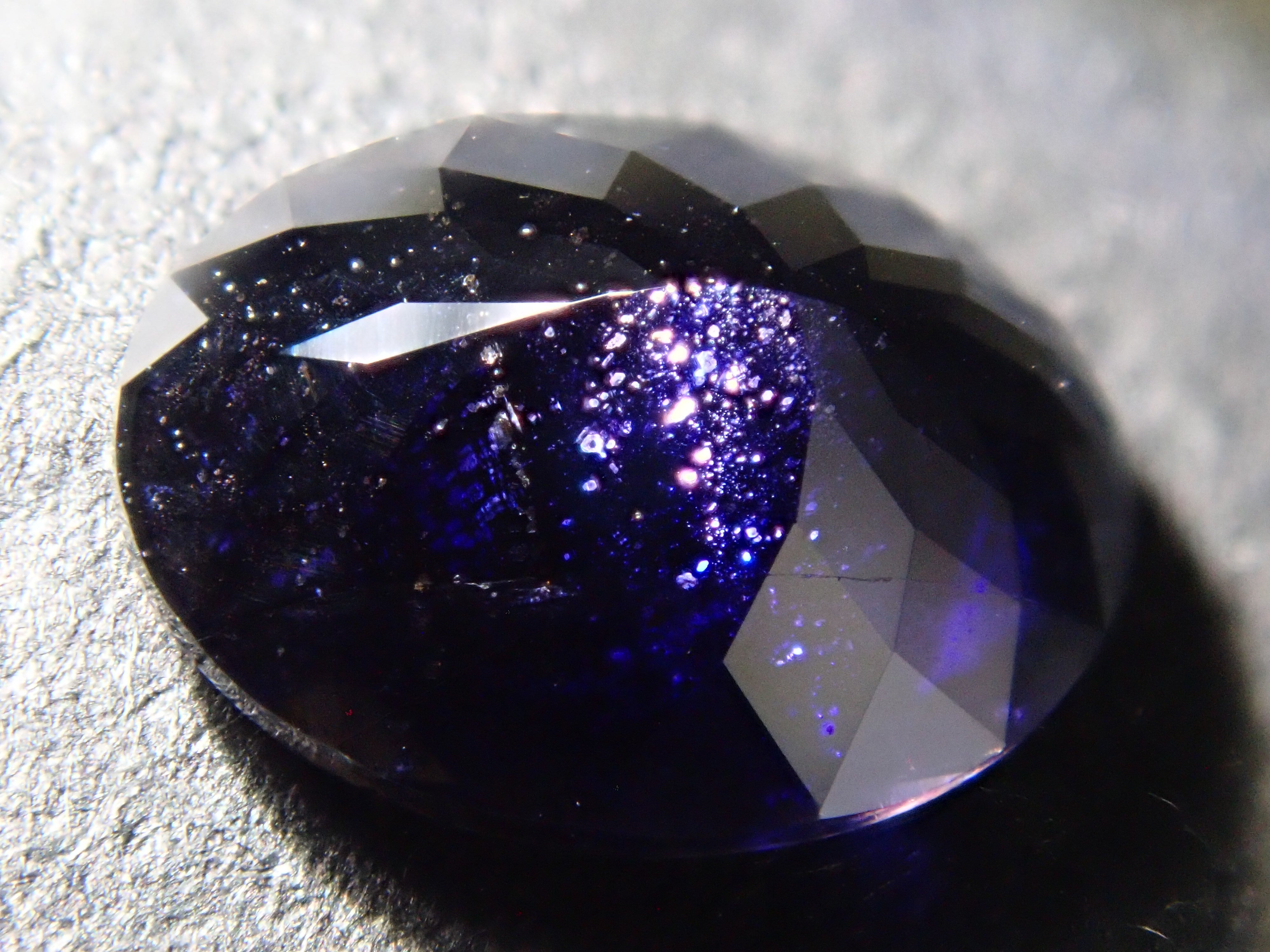 インド産アイオライトサンストーン 0.850ctルース