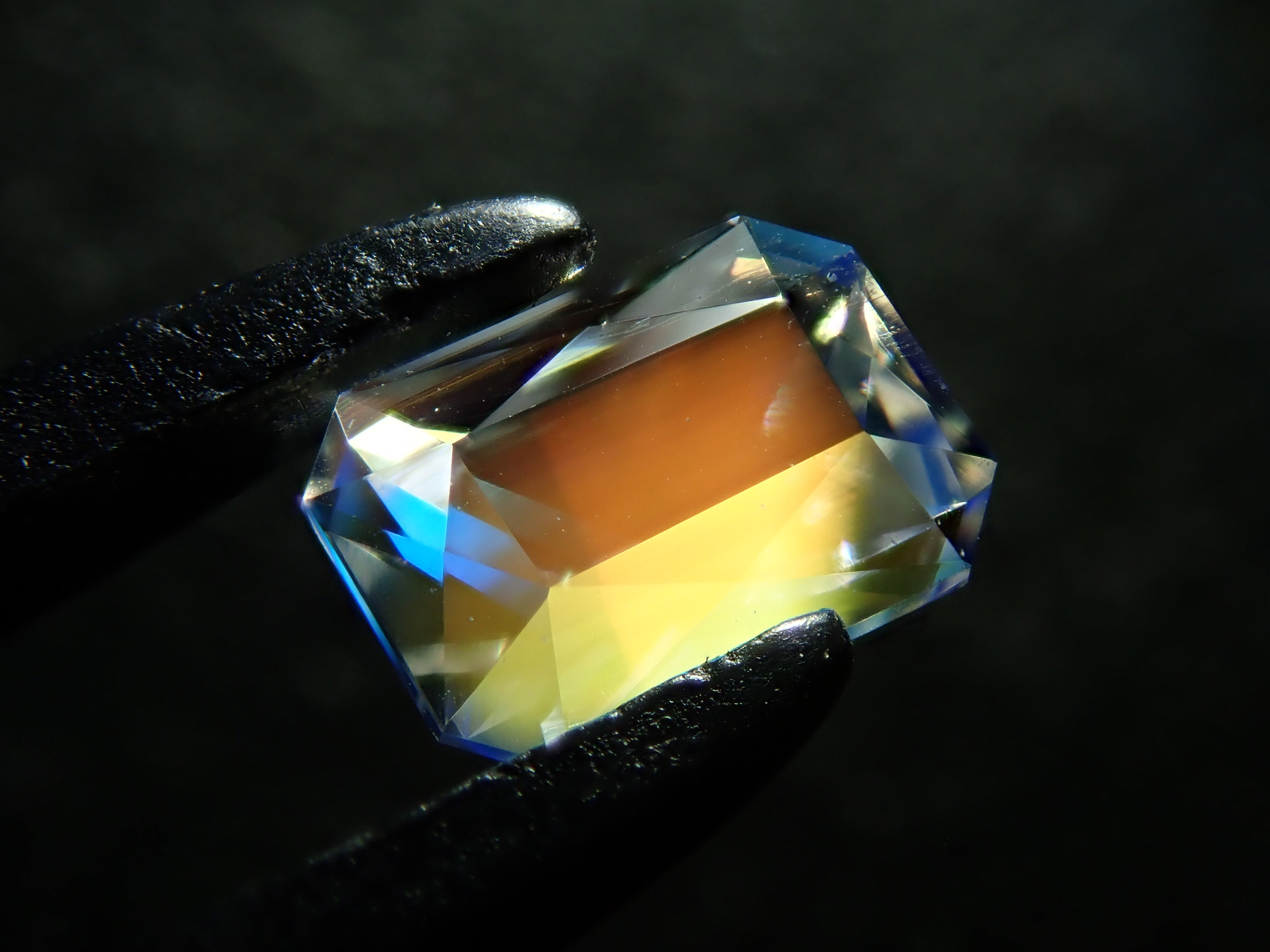 マダガスカル産アンデシン・ラブラドライト（通称名 レインボームーン