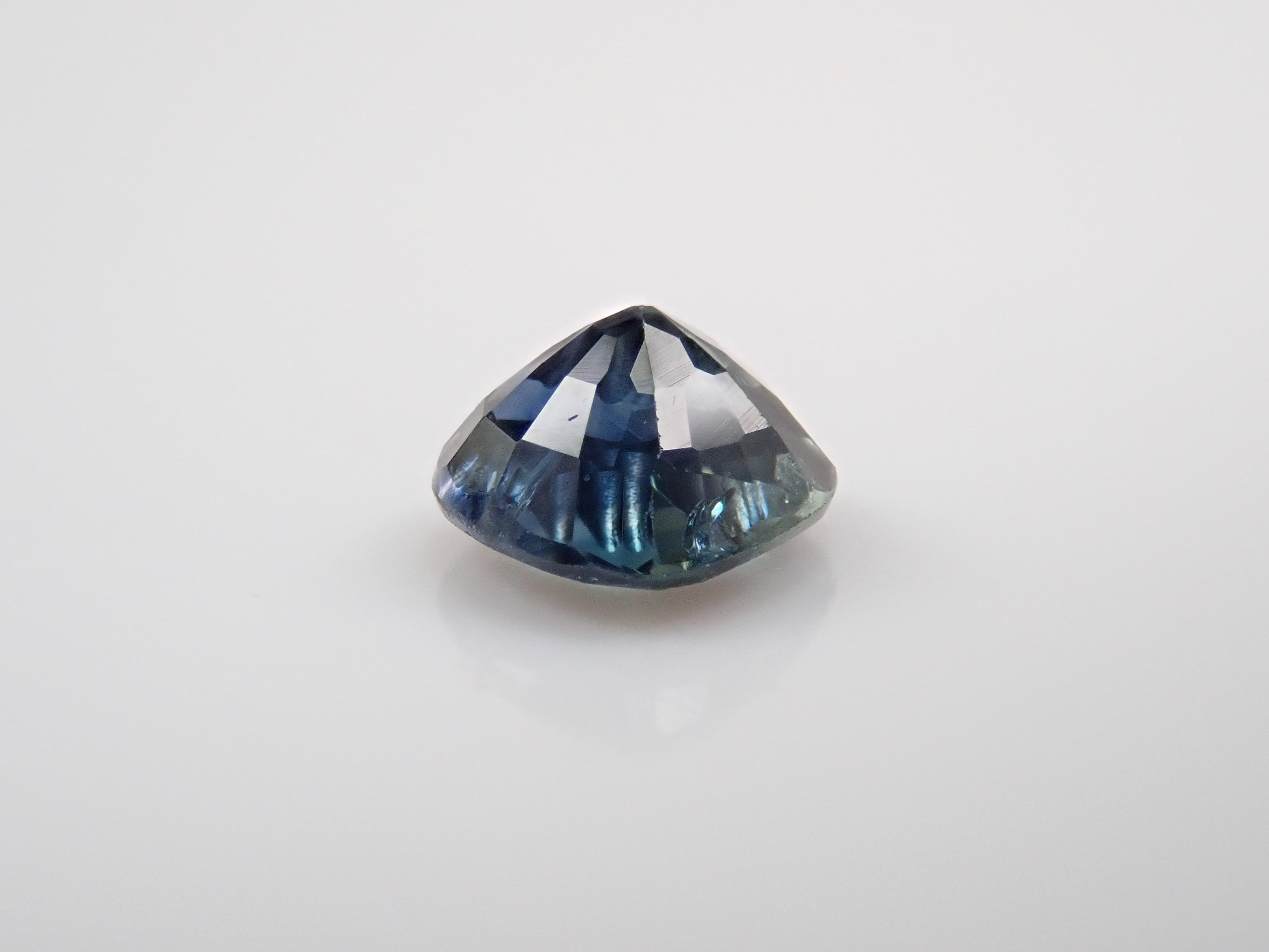 グリーンサファイア 0.518ctルースのネット通販。宝石ルース・天然石