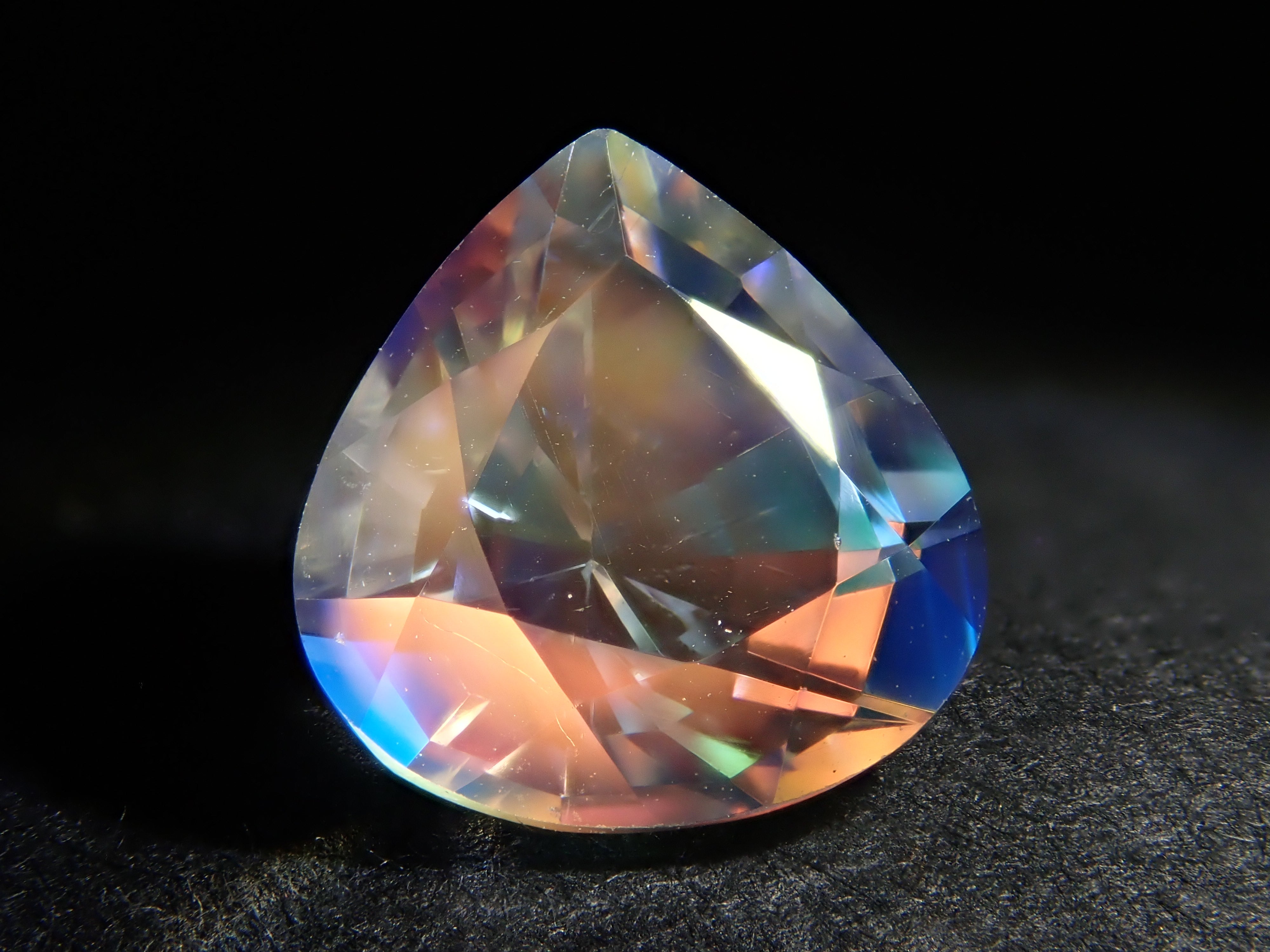 マダガスカル産アンデシン・ラブラドライト（通称名 レインボームーン