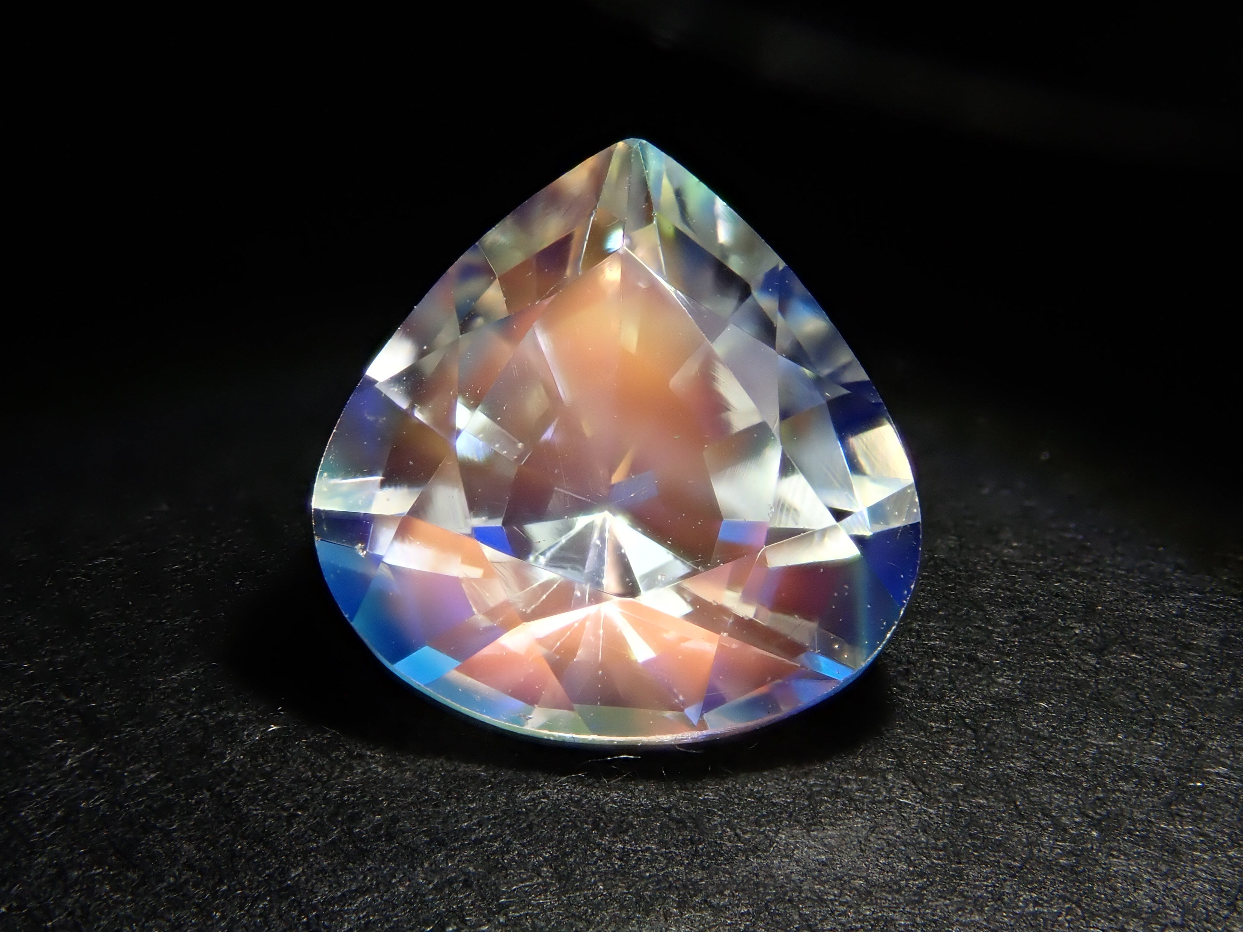 マダガスカル産アンデシン・ラブラドライト（通称名 レインボームーン