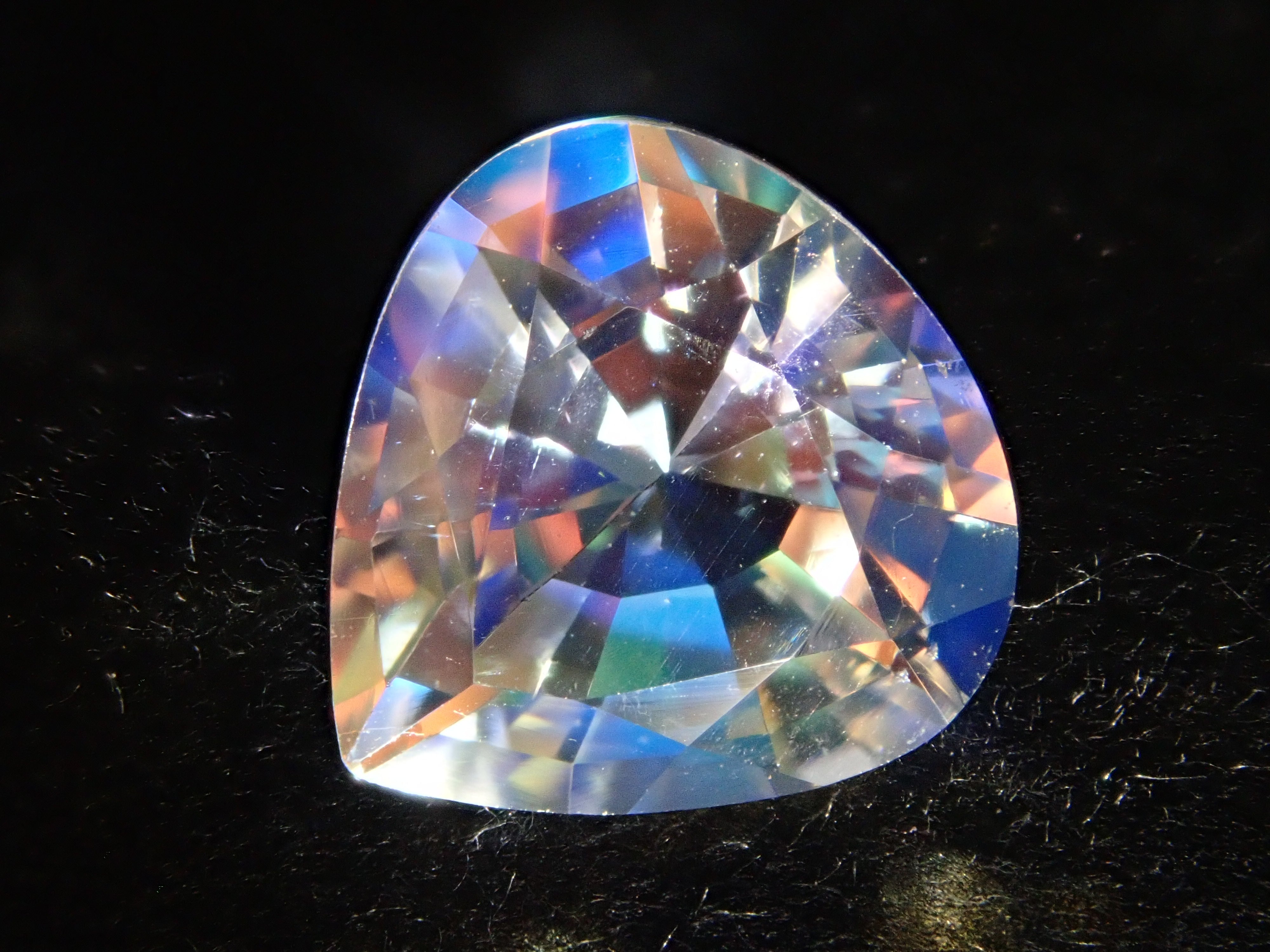 めちゃ綺麗なラブラドライト！ズーンとくる！ 綺麗なラブラドライト