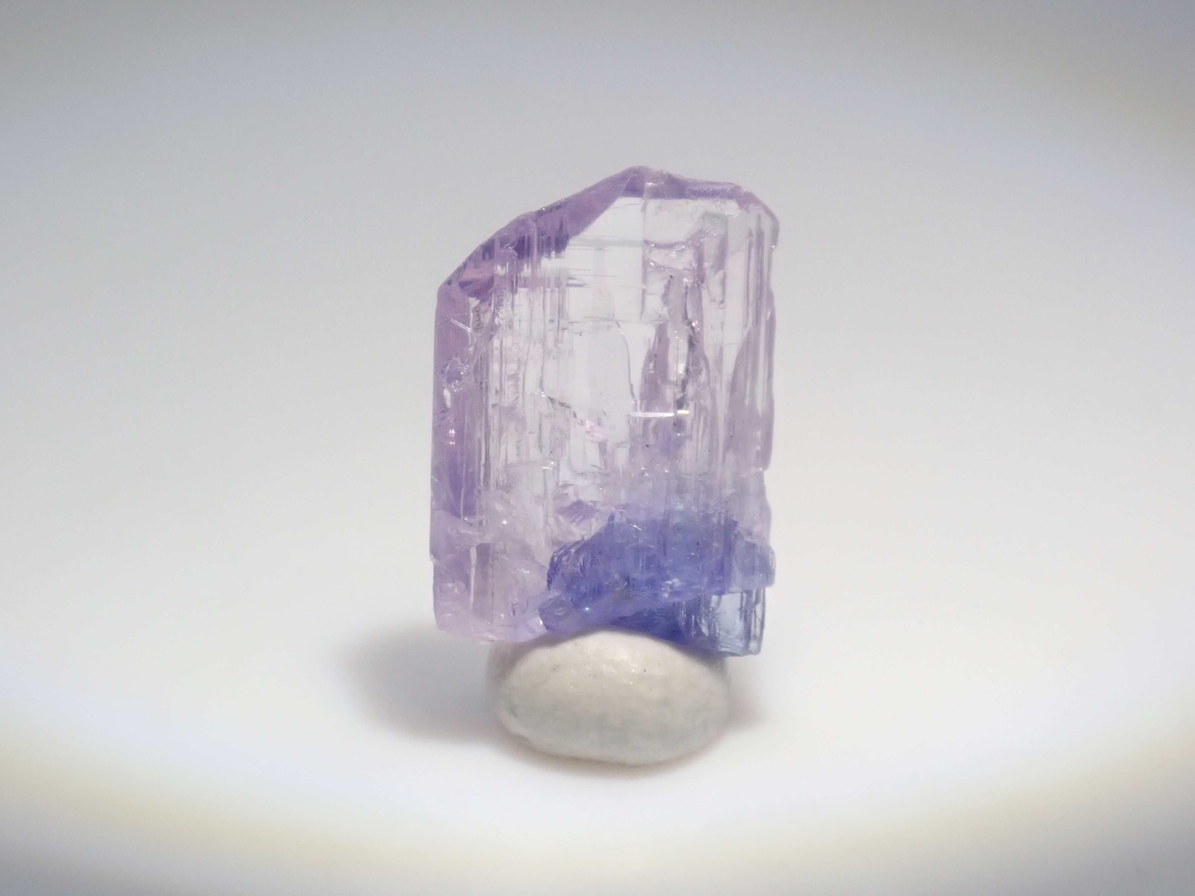 バイカラーピンクタンザナイト原石含むタンザナイト原石ガチャ《複数