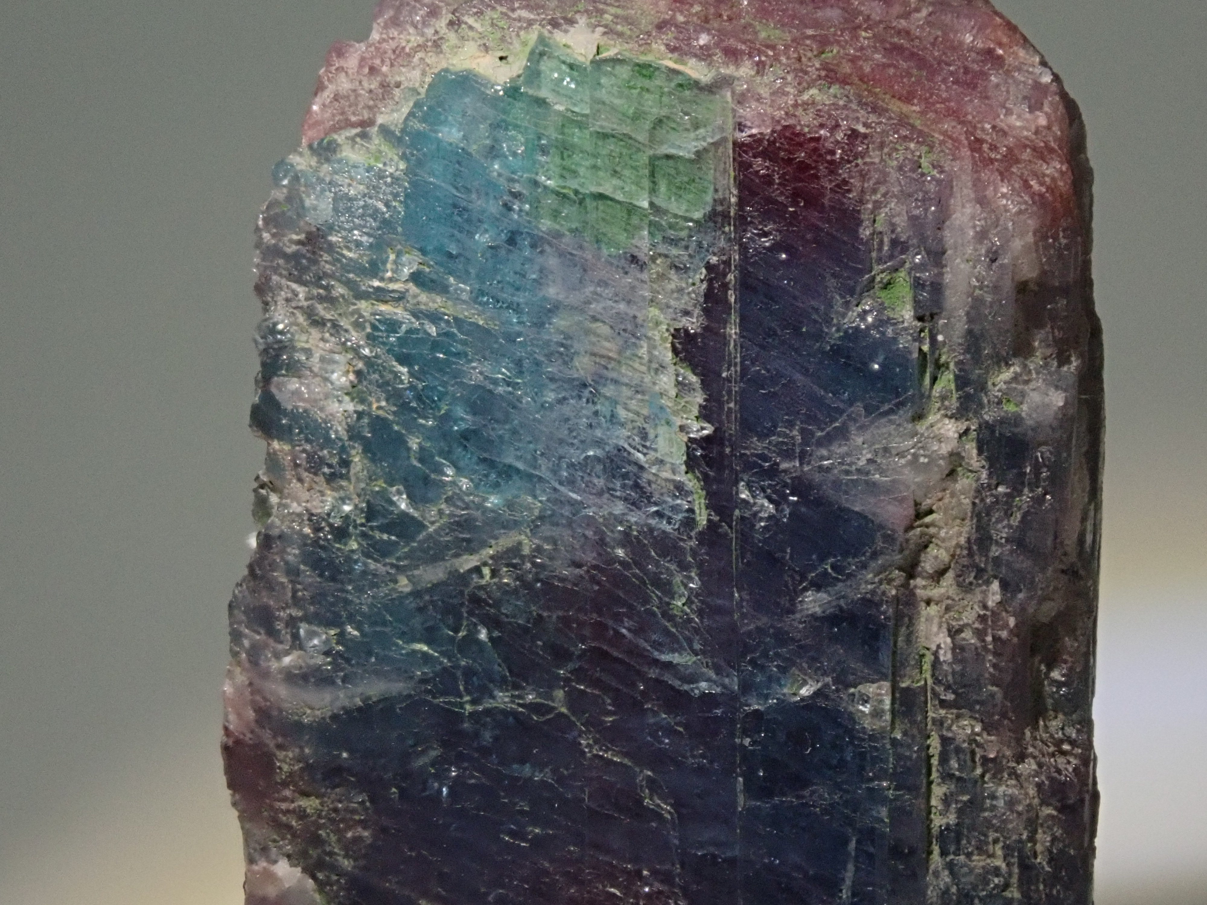 ブラジル産パライバトルマリン 87.396ct原石