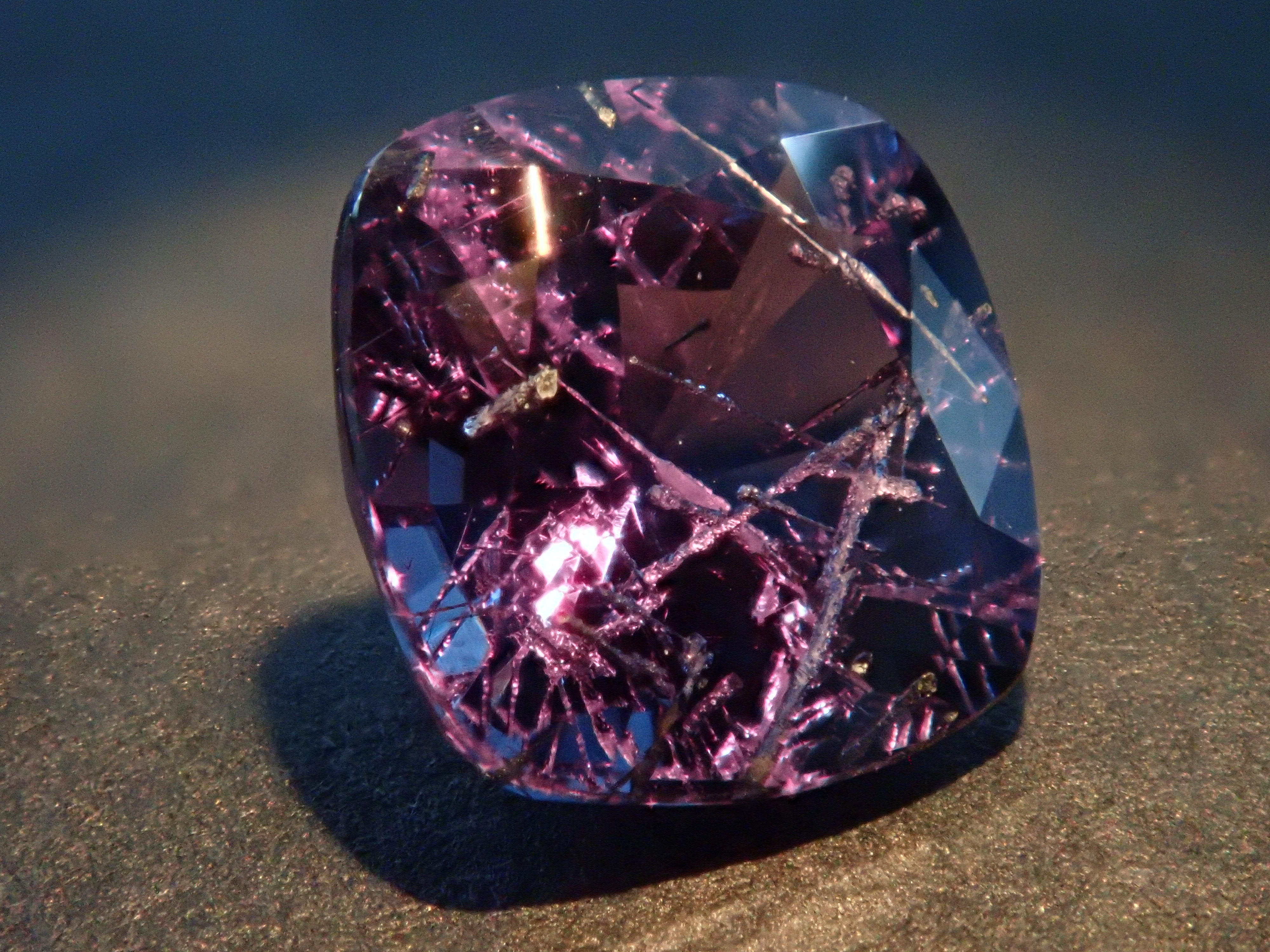 ベキリーブルーガーネット（カラーチェンジガーネット） 0.824ctルース