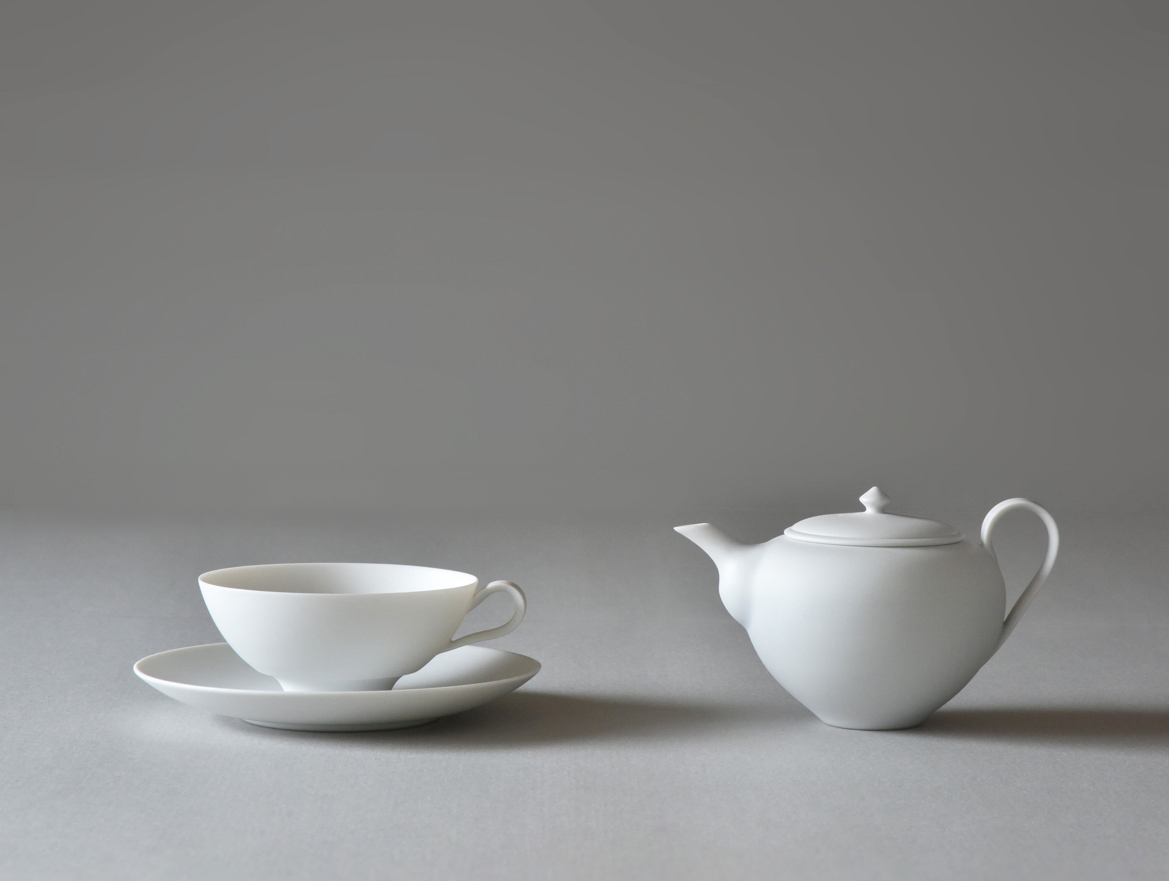 森岡希世子さんのティーポット・ティーカップ＆ソーサーを販売いたし