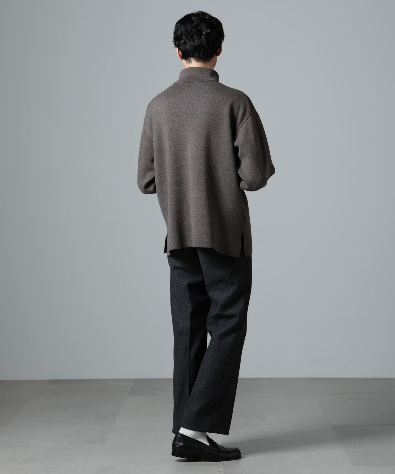 BBCOのうすい茶で、黒のへリンボーンの ベストとパンツ のセットアップ