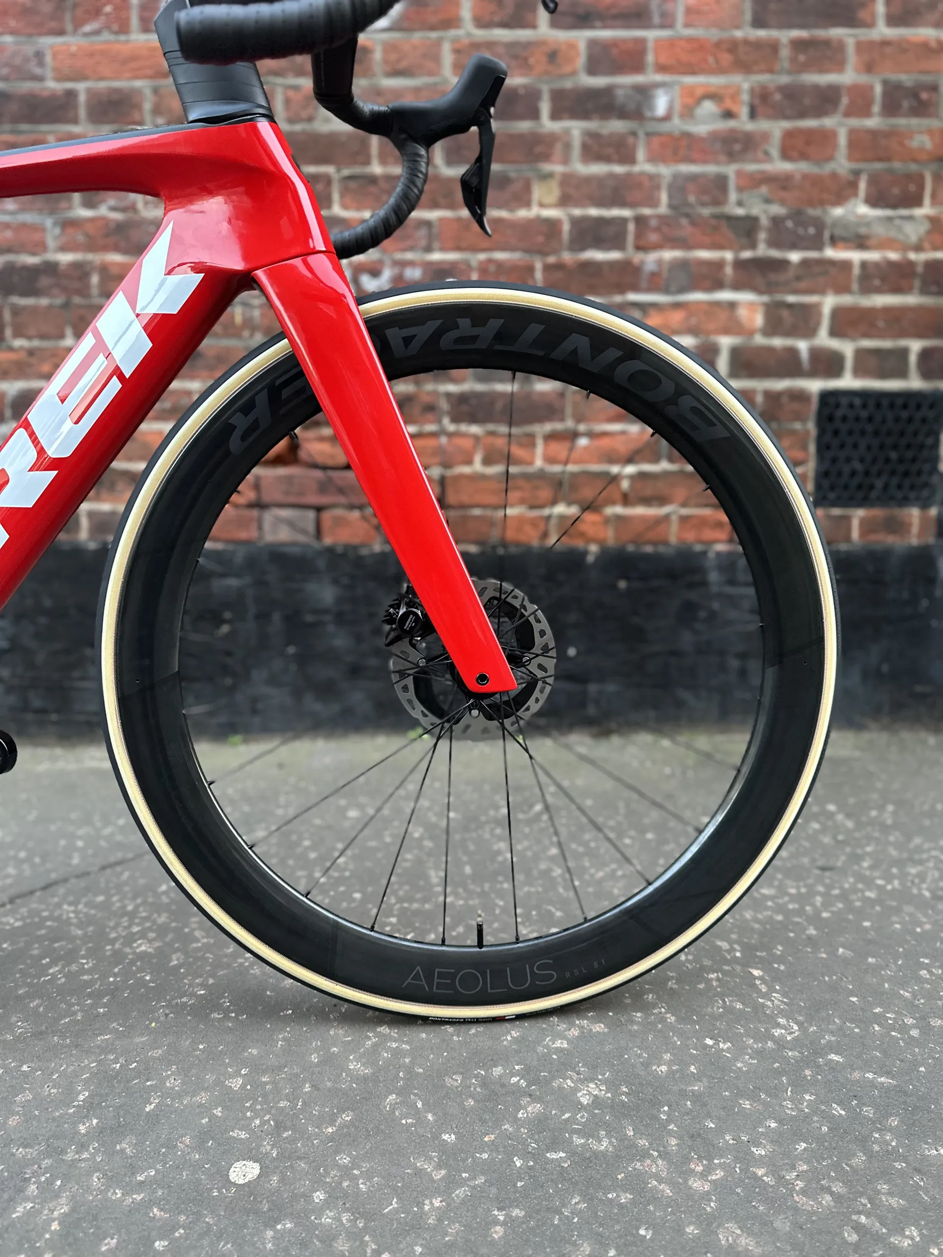 Trek Madone SLR 9 Gen 7 Viper Red