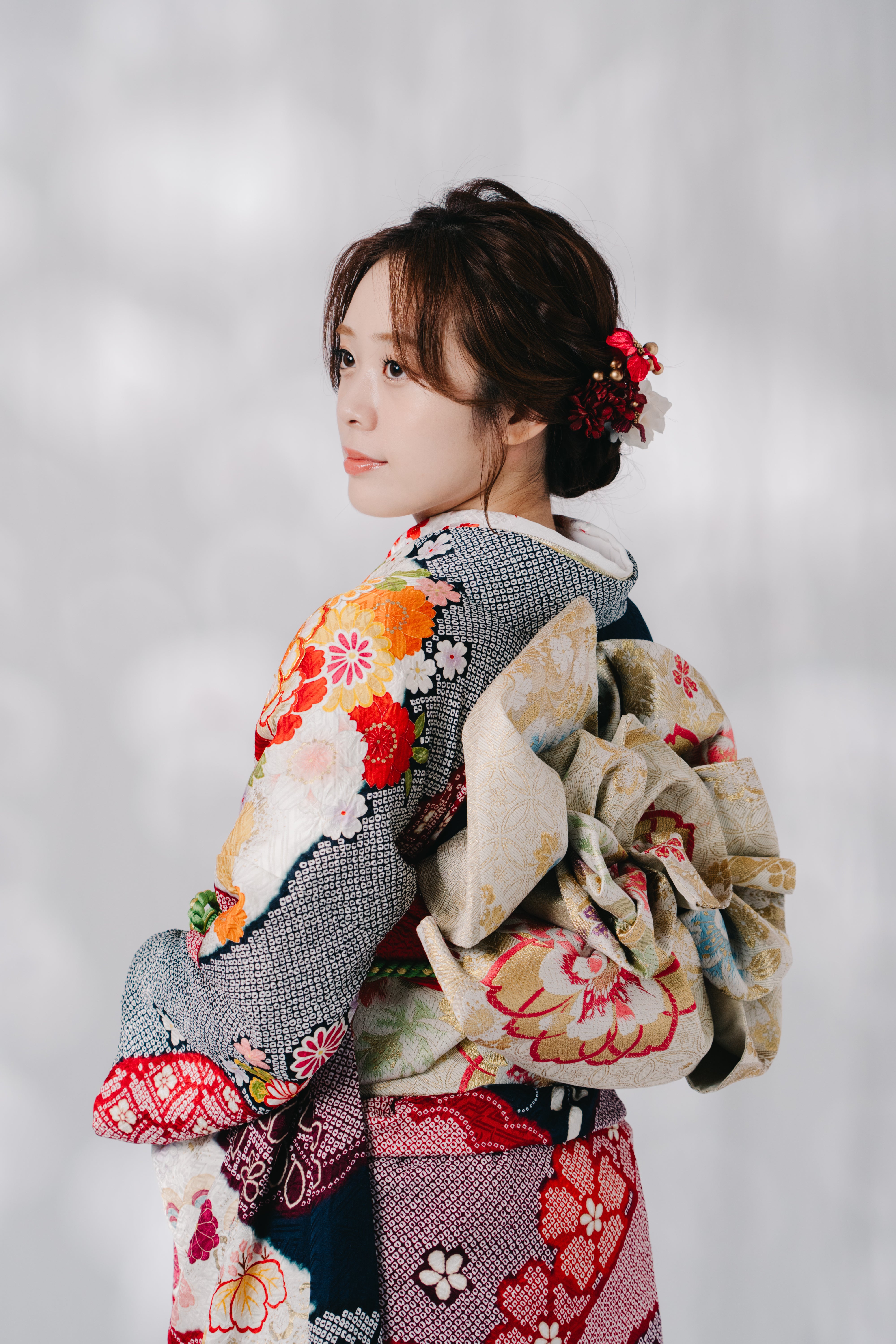 振袖 刺繍 金糸 菖蒲 牡丹 花影 着物 121b p ms 振袖 刺繍 金糸 菖蒲