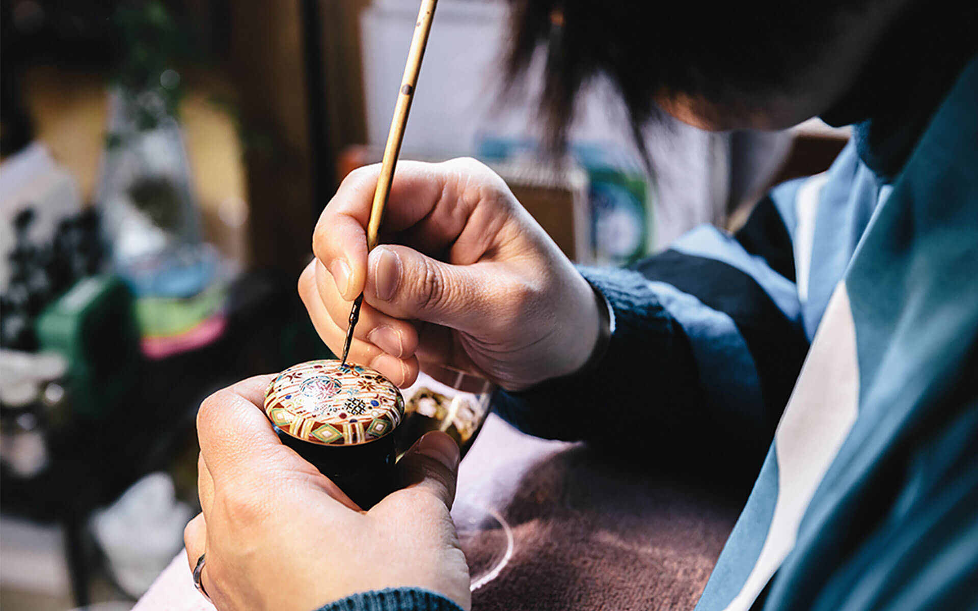 幻の薩摩ボタン」を復活させた、ただ一人の作家・室田志保さんを訪ねて