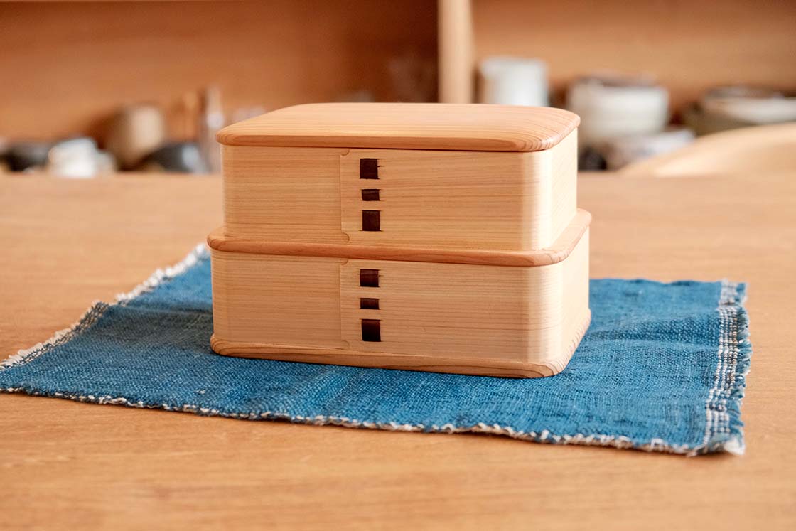 熱海 湖心亭 購入 中国 木製四角容器 金属角付き アンティーク 熱海 湖