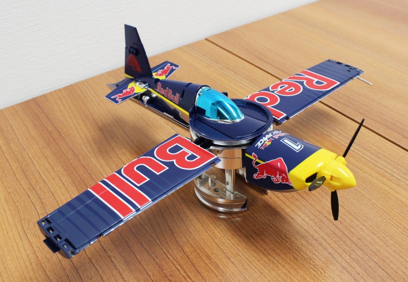 レッドブル フィギュア 飛行機 レース redbull 模型 トランスフォーム