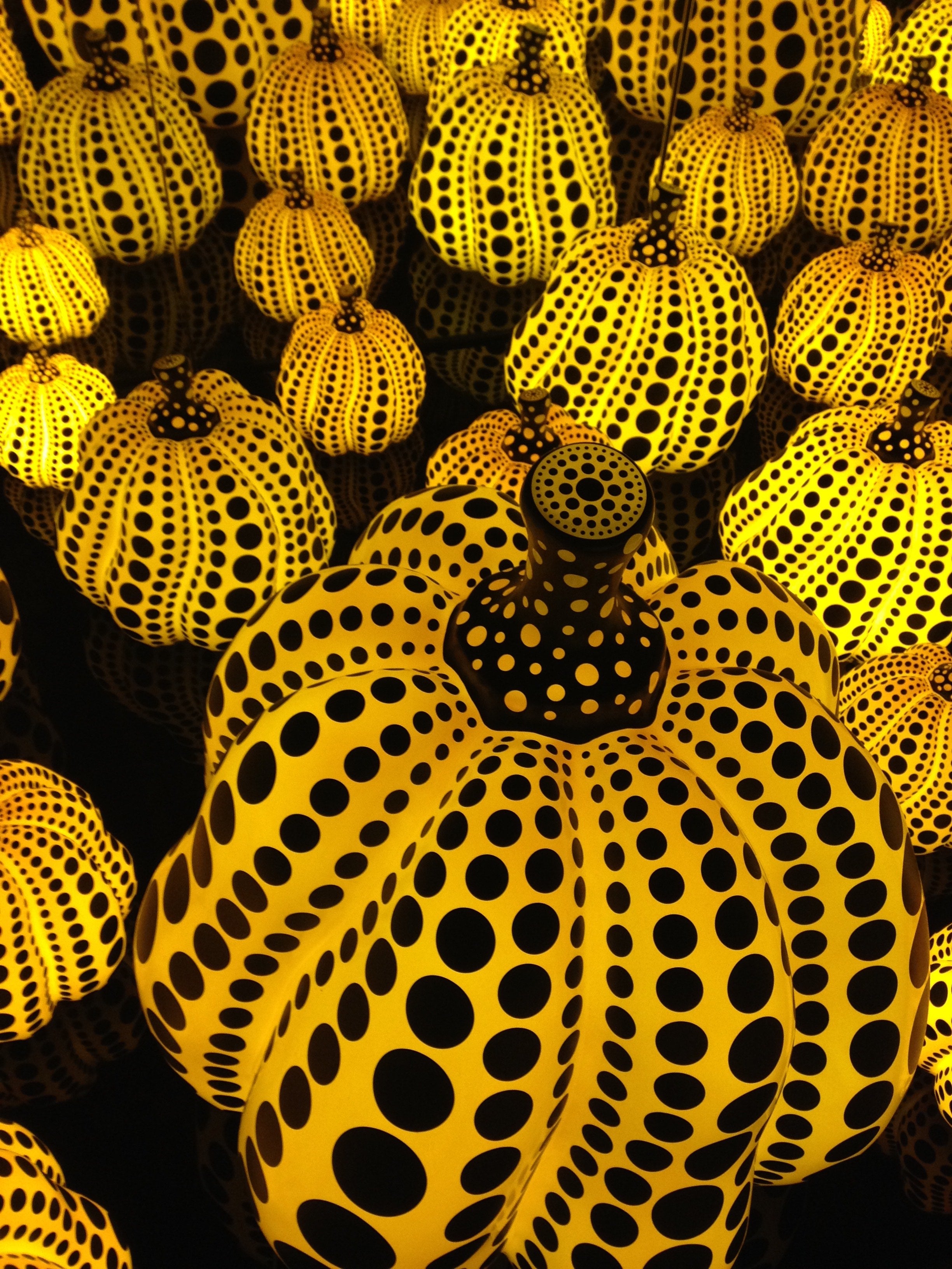 草間彌生展 かぼちゃのオブジェ、草間彌生 展示用オブジェ 草間彌生展