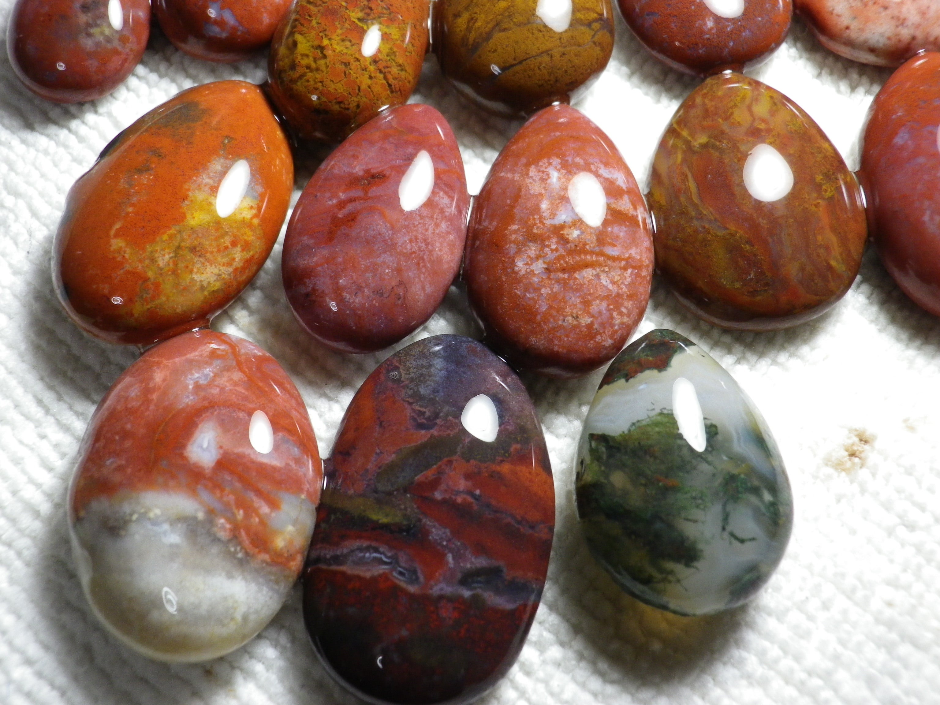 錦石 花紋石勾玉 青森産 花紋石勾玉 錦石 - メルカリ