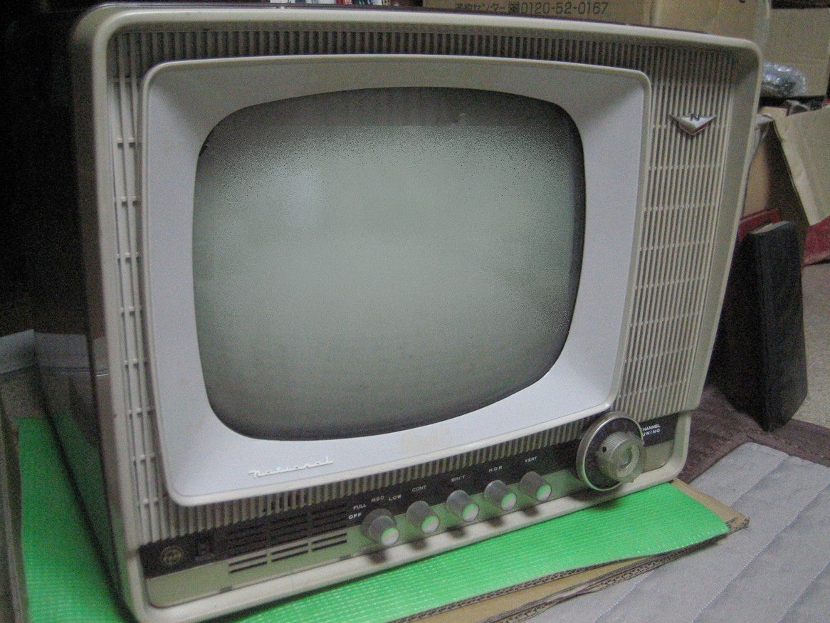 昭和レトロ ナショナル真空管白黒テレビ F14-C3Gが蘇った | 路地裏の