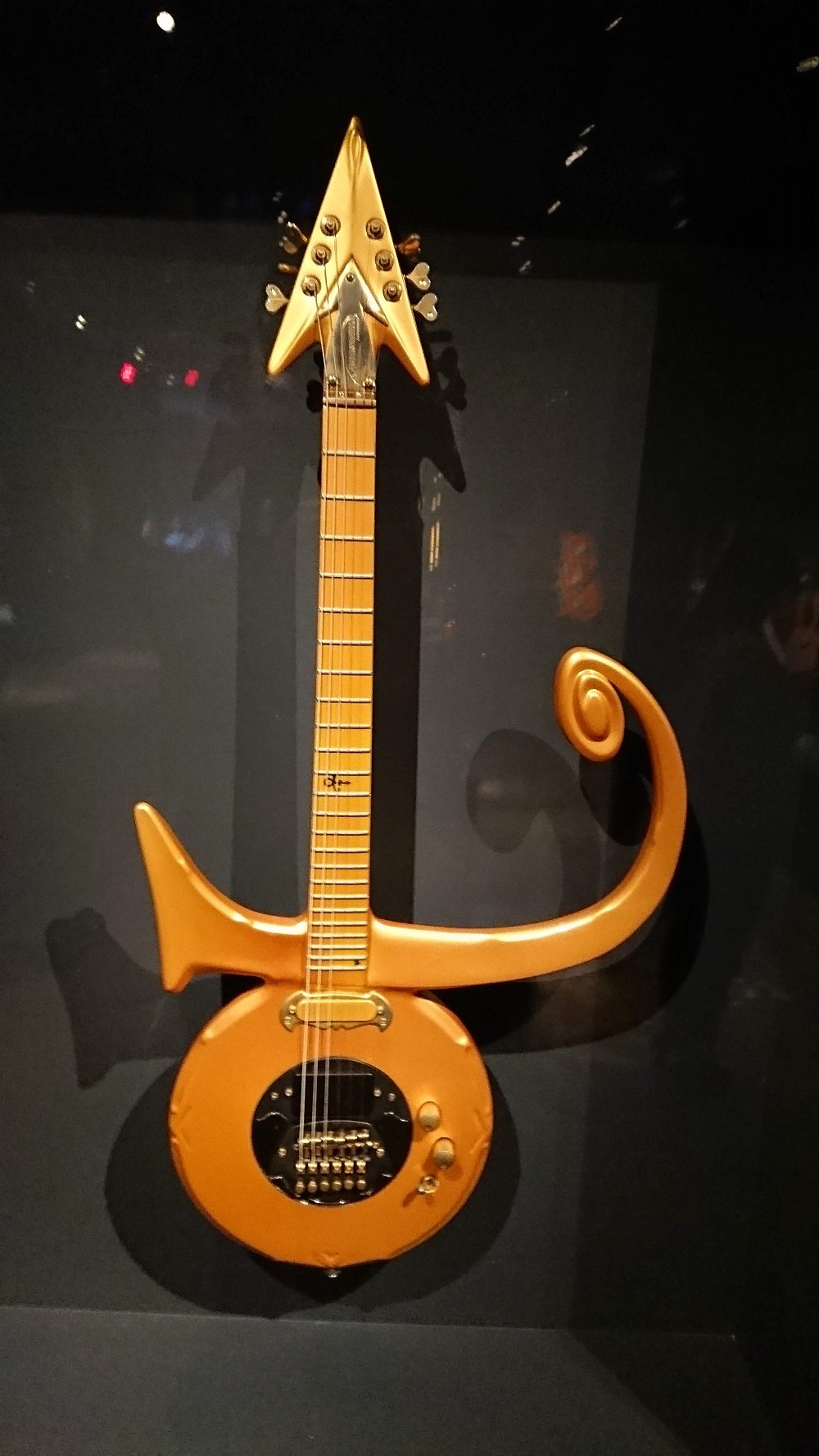 ほぼ未使用プリンスprinceシンボルギター 完動品エレキギター 激レア品