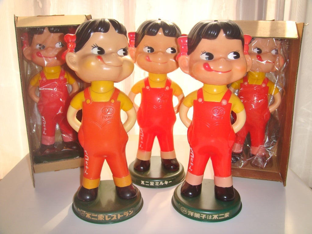 不二家ミルキー 首振り ペコちゃん 最高 高さ約30㎝ ブリキ台 首ふり