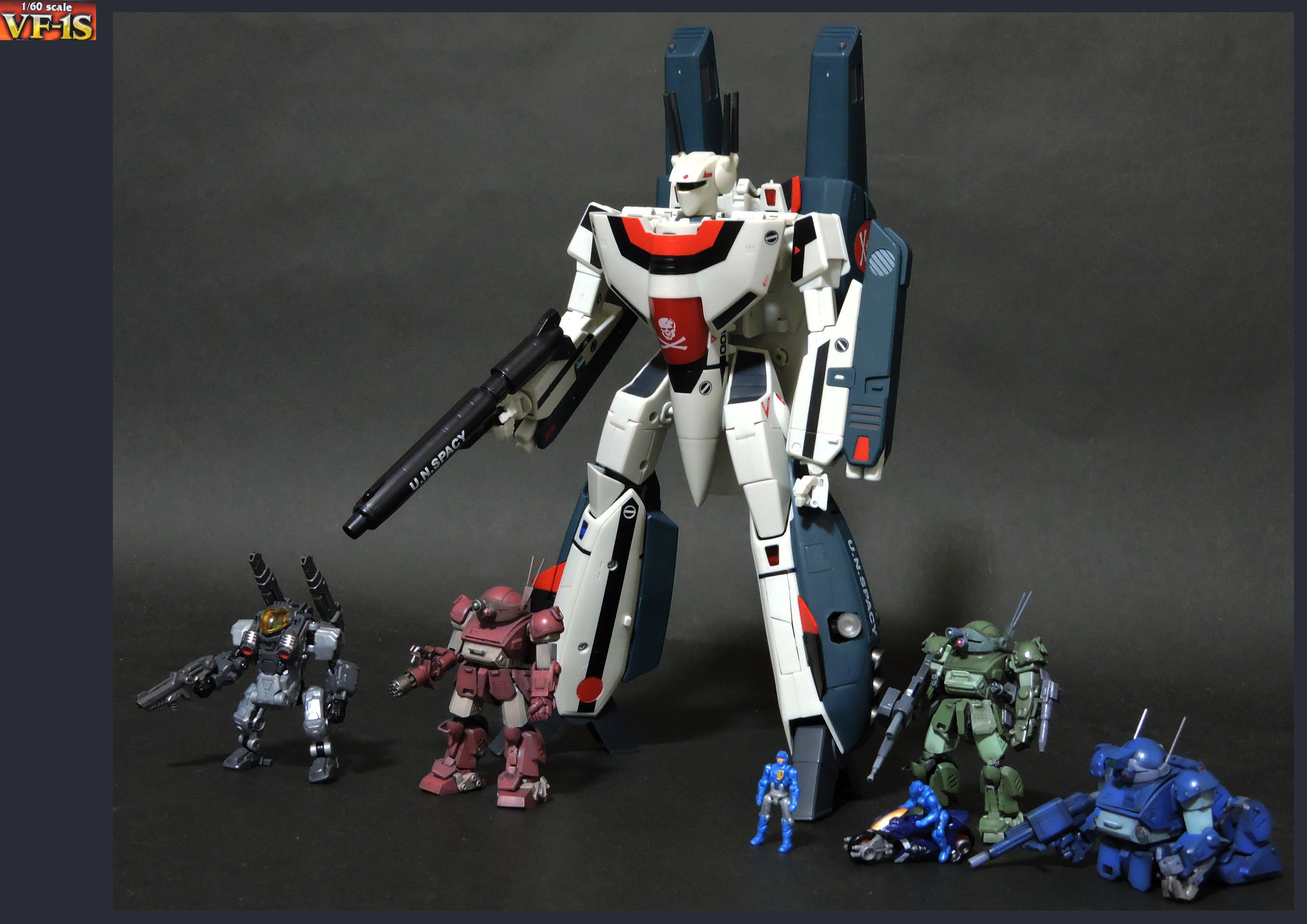 YAMATO 超時空要塞マクロス 1/60完全変形VF-1S一条輝機 その1比較