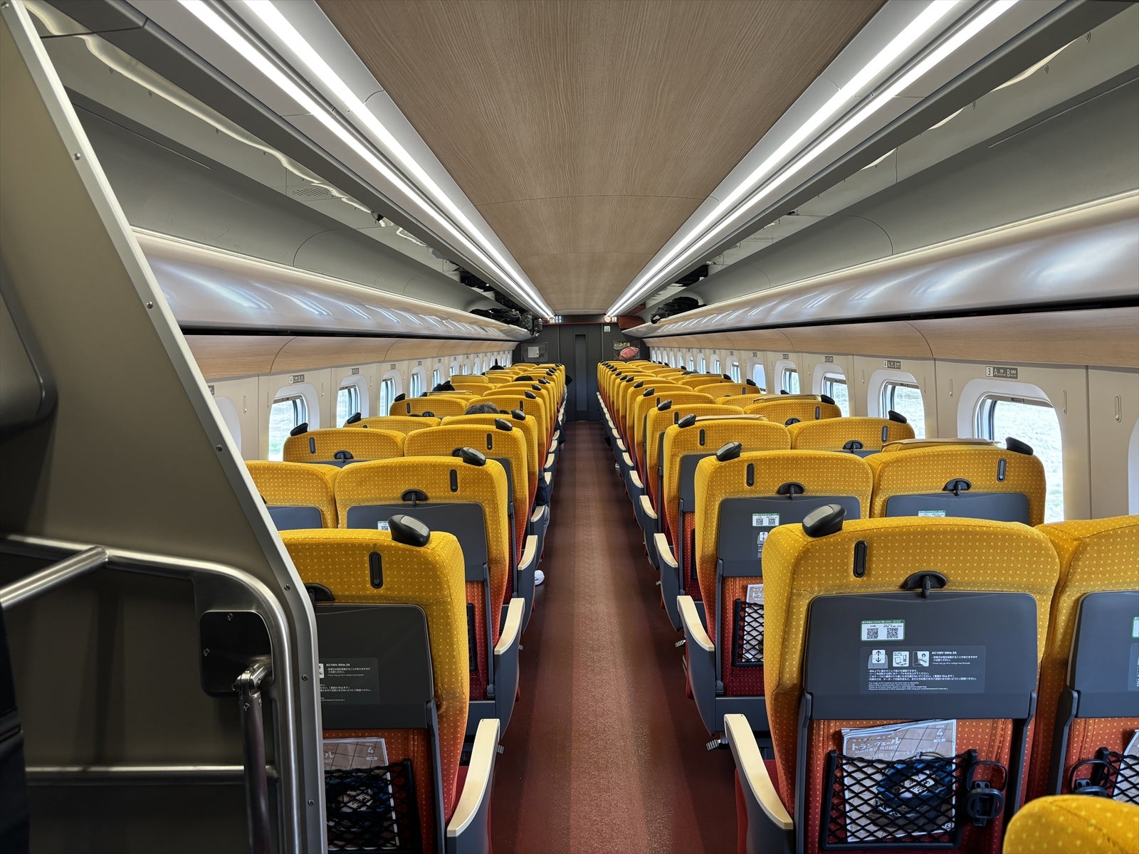 山形新幹線つばさ E8系に乗りました/車内・座席 | 仙台はやての乗り鉄