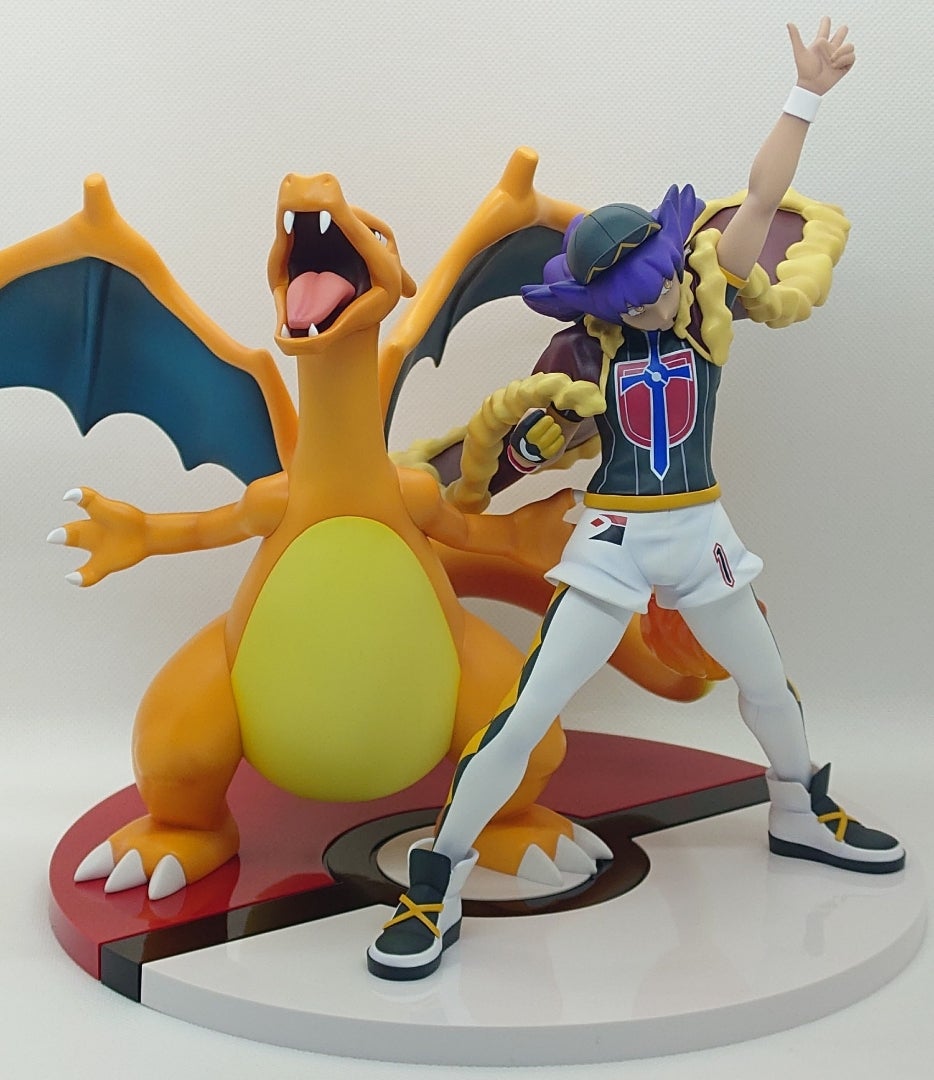 ポケモンセンターオリジナル フィギュア ダンデ & リザードン