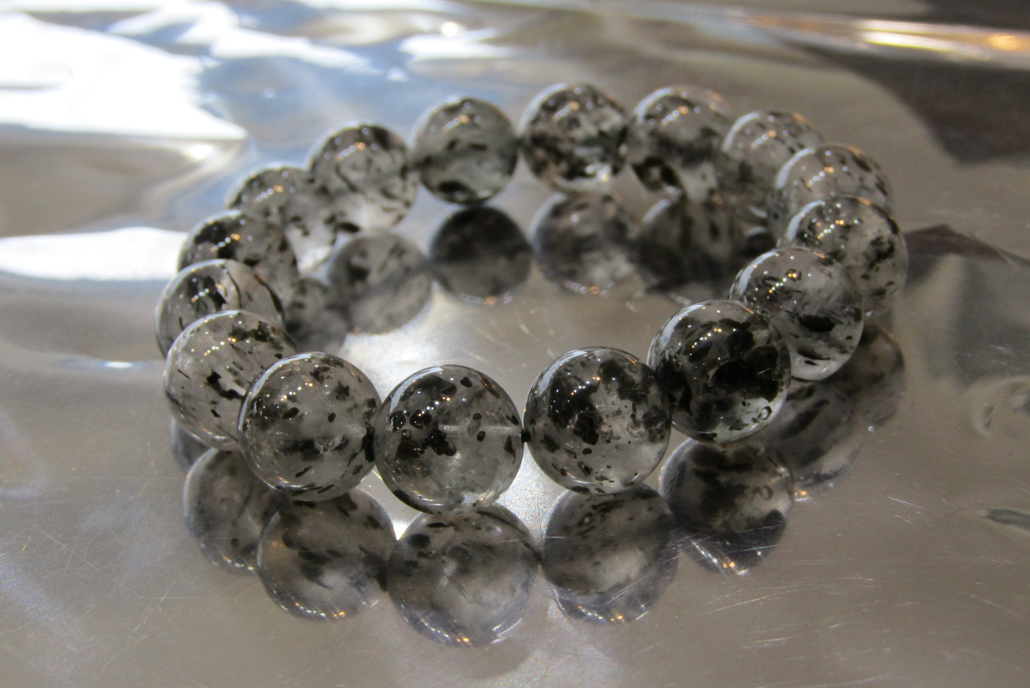 挑戦 前進をサポート 希少石 バイオタイトインクォーツ12㎜珠が入荷