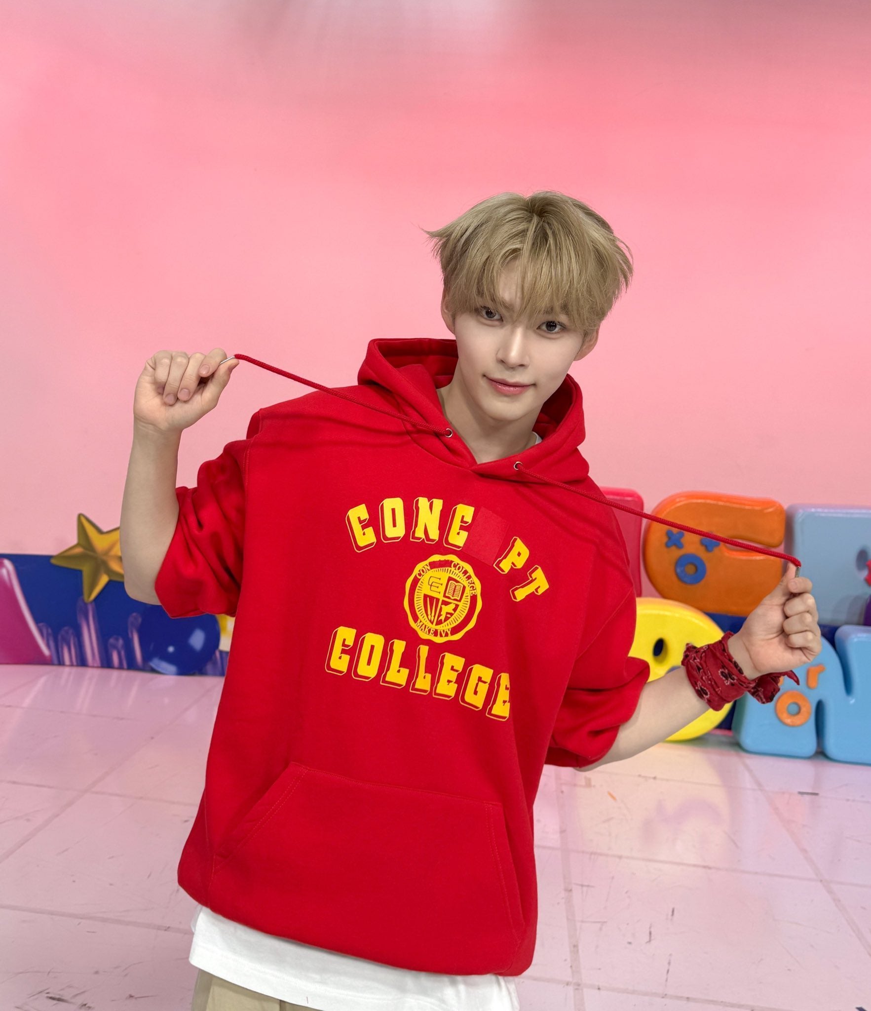 即日発送 zb1 パーカー ソンハンビン フーディジップアップ 男性と女性