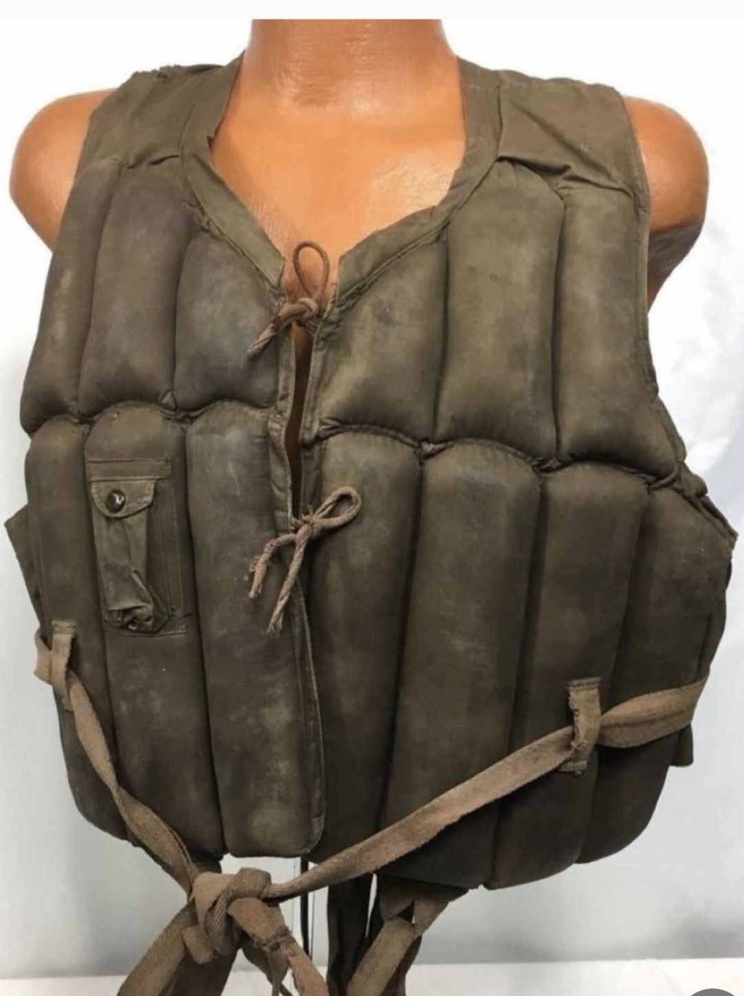 日本海軍航空隊救命胴衣（実物) 日本海軍航空隊救命胴衣（実物)