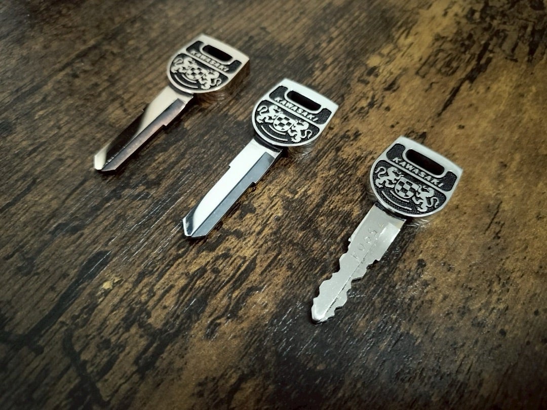 Z1 Z2 真鍮製ブランクキー 向獅子 真鍮製アクセサリー 日本製