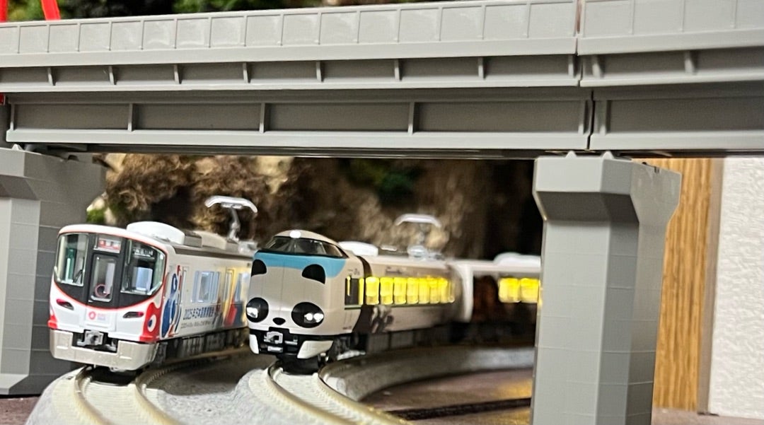 KATO 10-1990“323系大阪・関西万博ラッピング列車”入線。〜その3