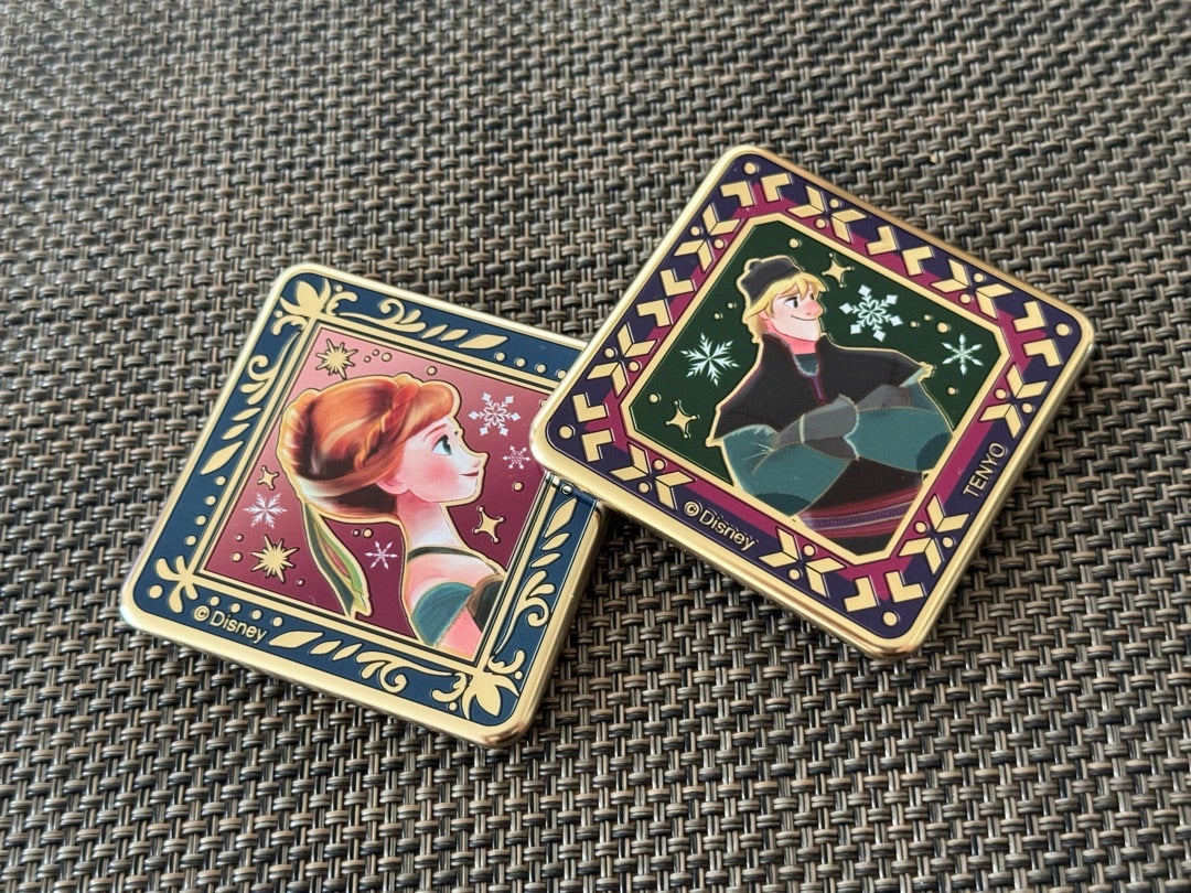 本当はコンプリートしたい(笑)アナ雪金バッジプレミアムスクエア