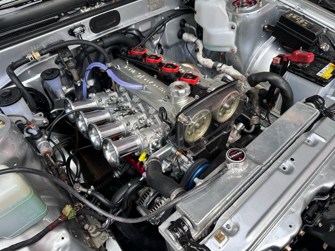 AE86見違えたエンジンルーム、その他作業諸々やってます | Racing