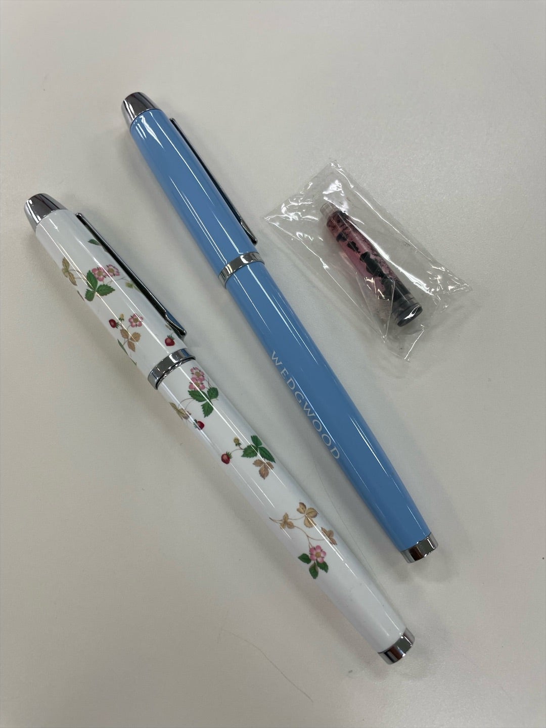 付録のウェッジウッドのボールペンと万年筆の替え芯問題 | つっつ 実家