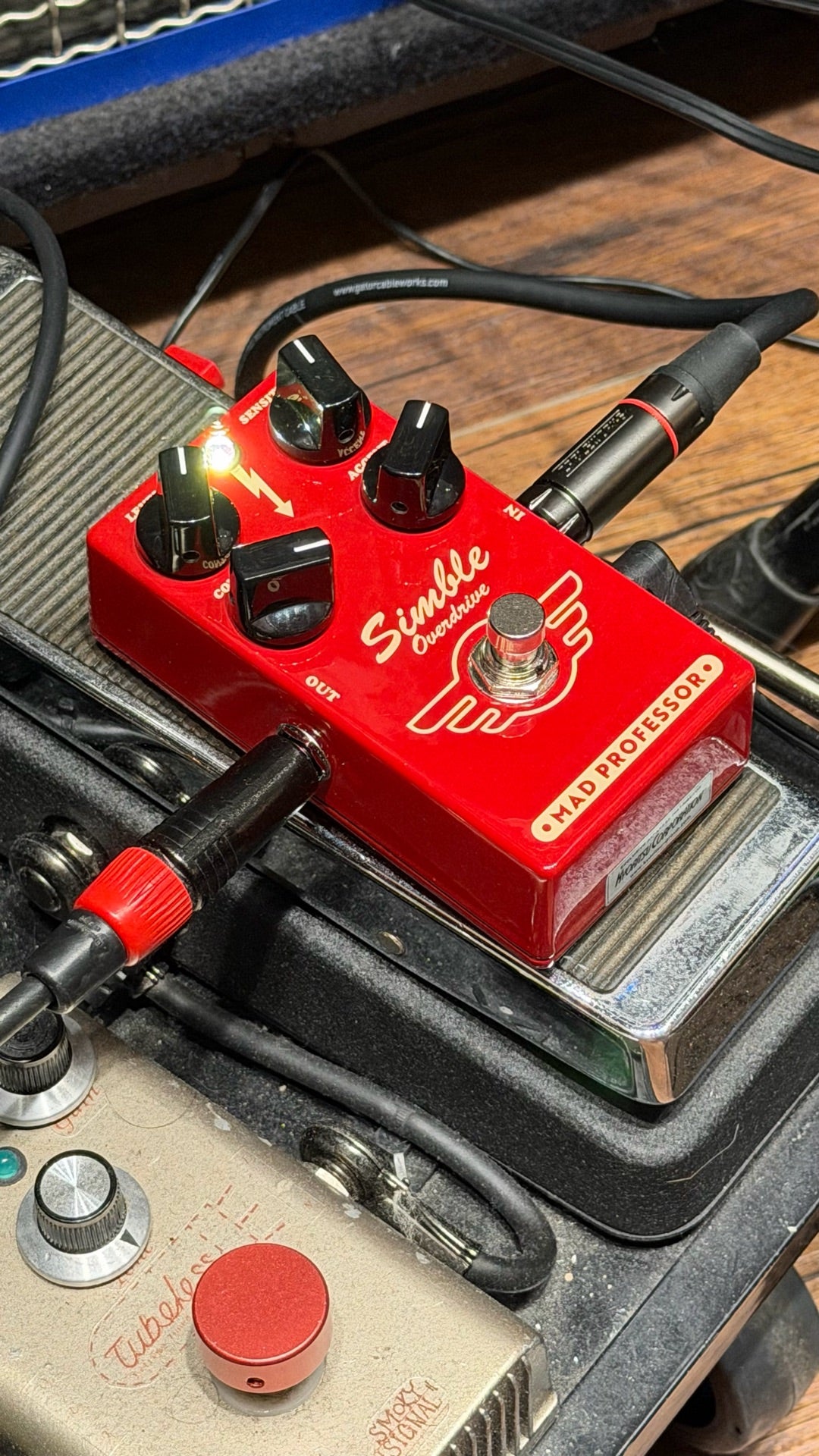 Robben Fordの足元で発見したペダル | 小さなギター屋さんBlog