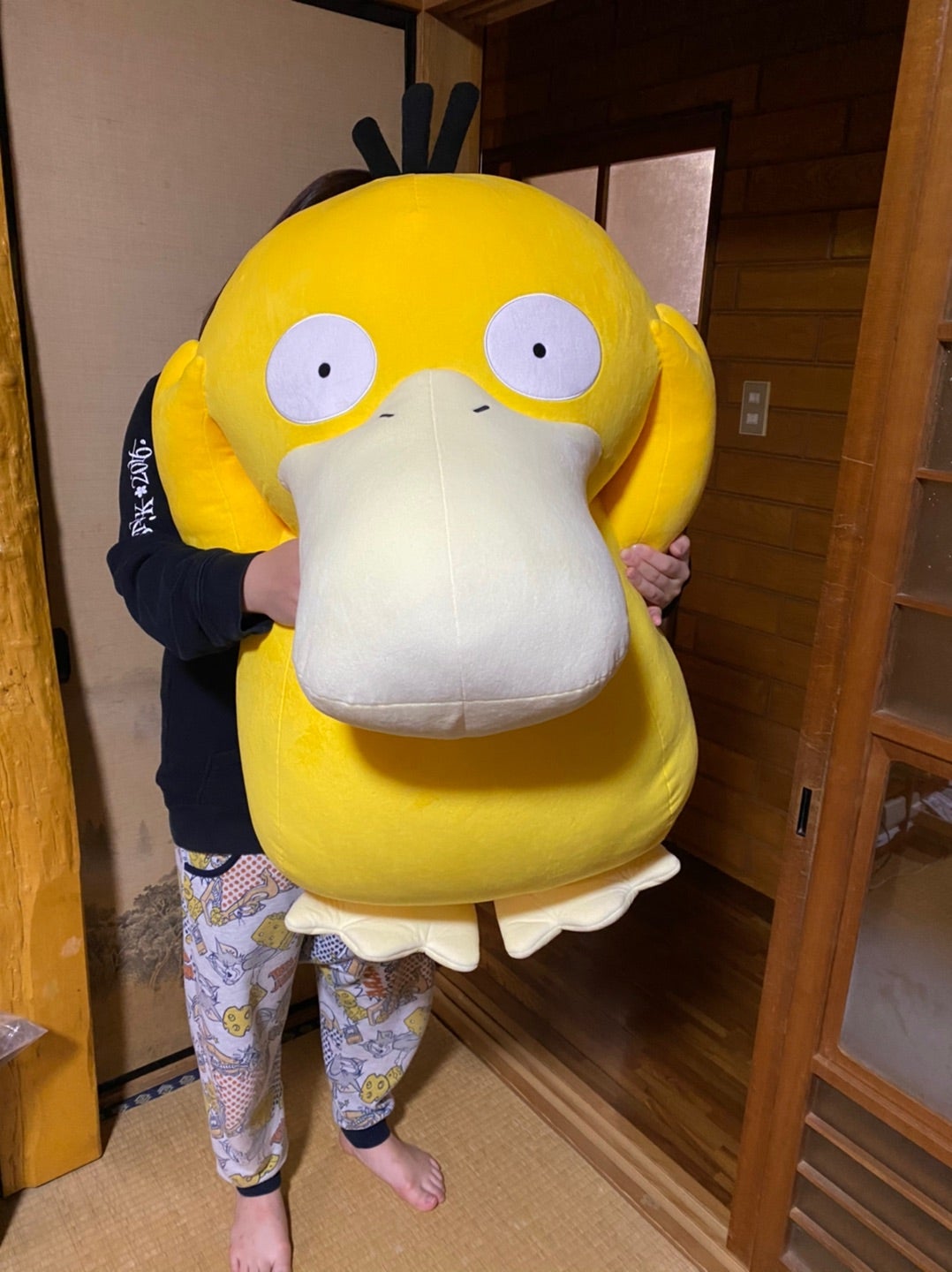 等身大 コダック ぬいぐるみ ポケモンセンター公式 ポケモン』“等身大