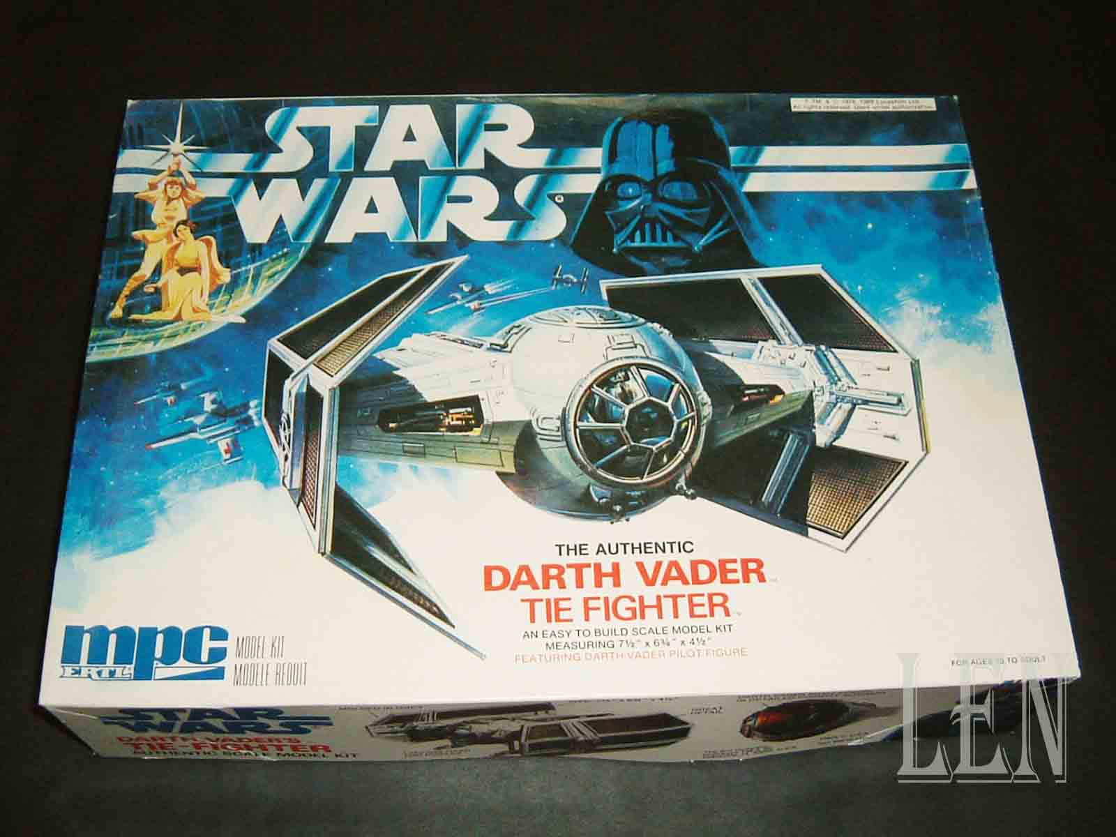 ダースベイダーズ タイ・ファイター Act.1 | 緋色の部屋 ~ A Space in