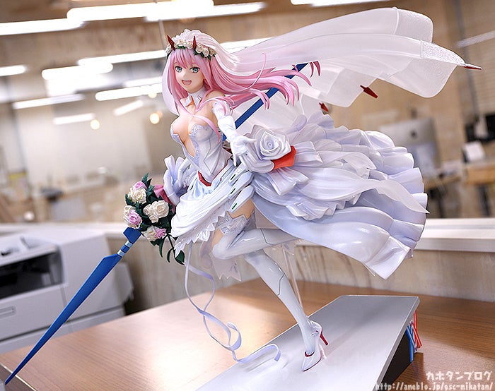 アートボード付きダーリンインザフランキスゼロツーウェディングドレス