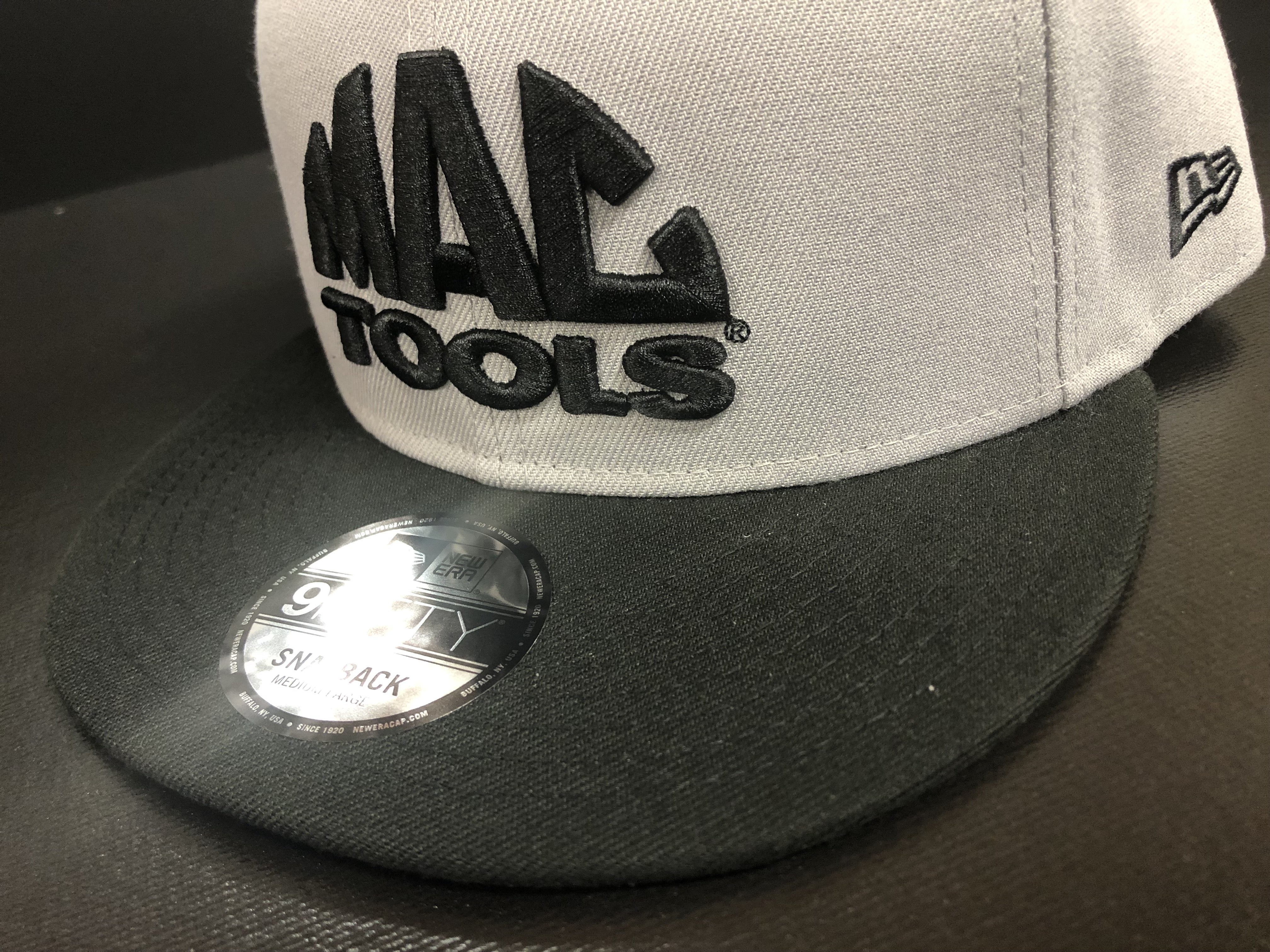 NEWERA x MACTOOLS】コラボ限定キャップ2種類が