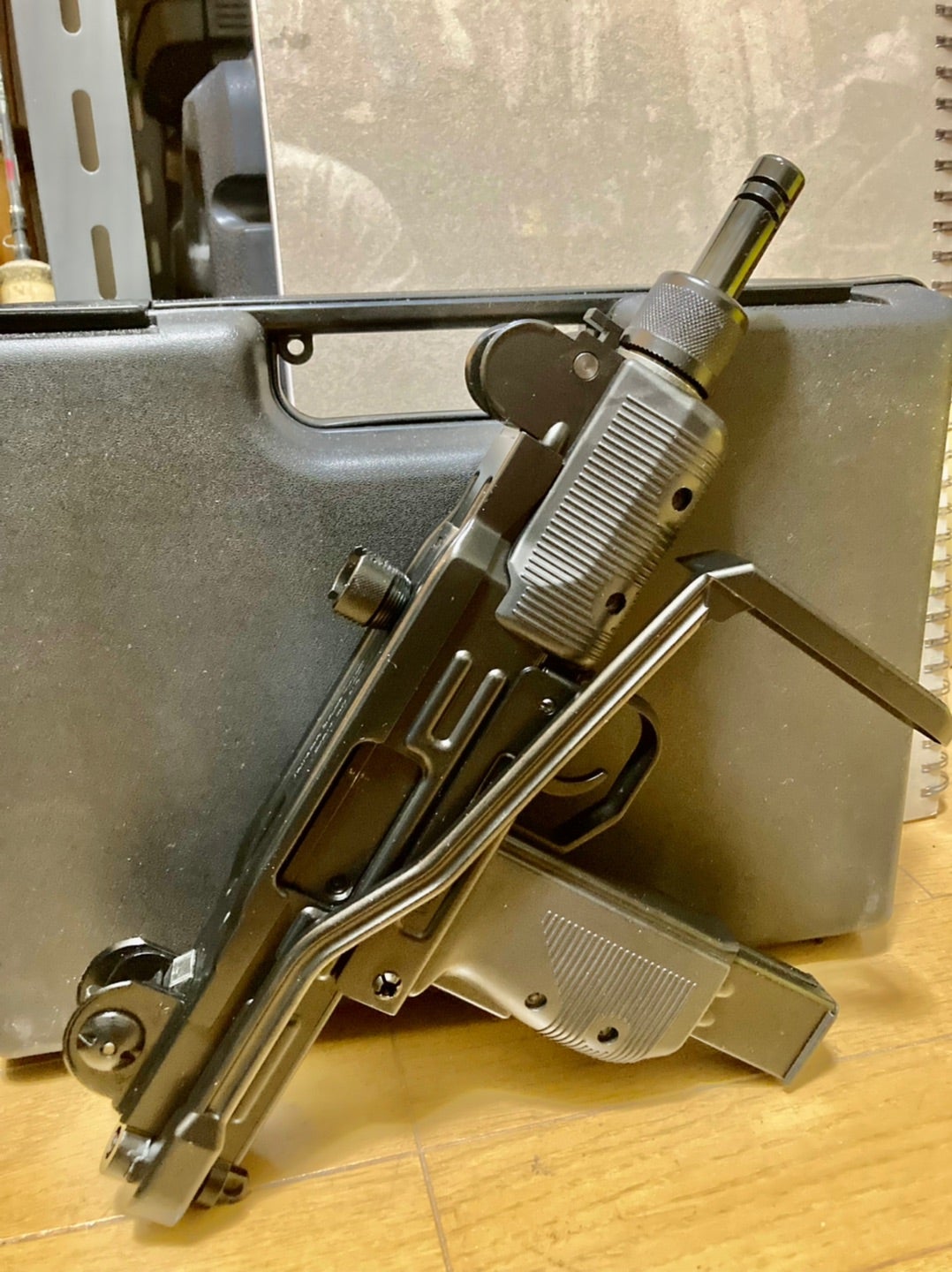 レオレオ WA ミニUZI ガスブロ／美品・ケース・マガジン付 レオレオ WA