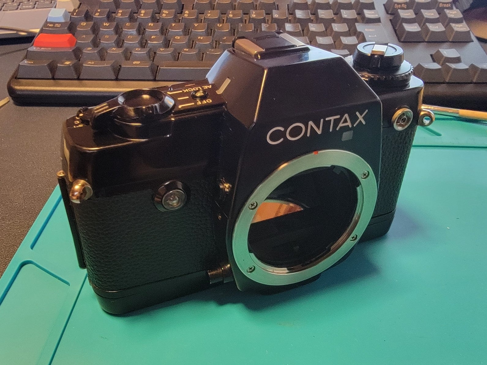 CONTAX 137MD QUARTZ 革張り Contax 137MD/MA 用カット済み貼り替え革