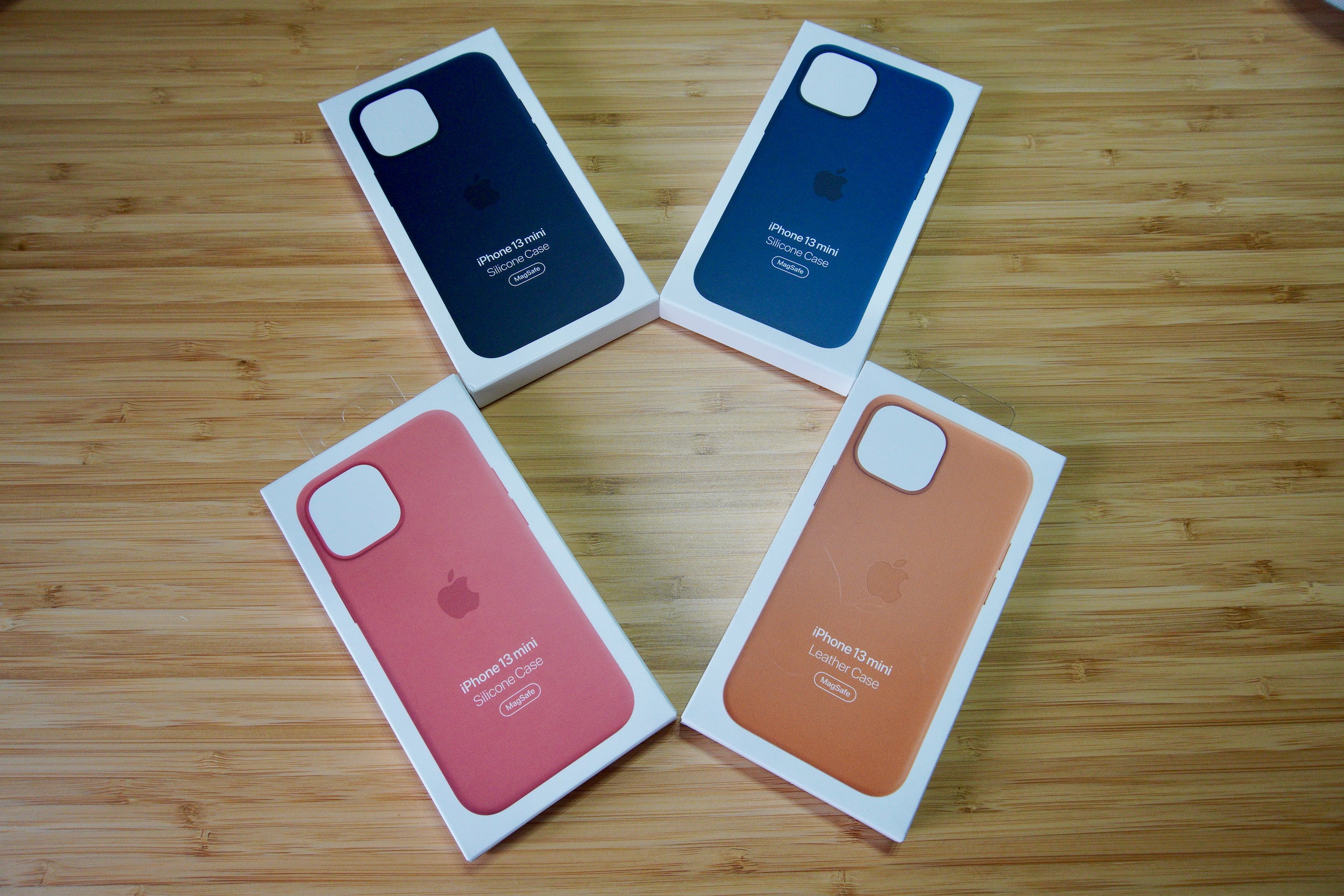 ゴールデンブラウン・レザーケースを開封！[iPhone 13 mini] | デカの日常